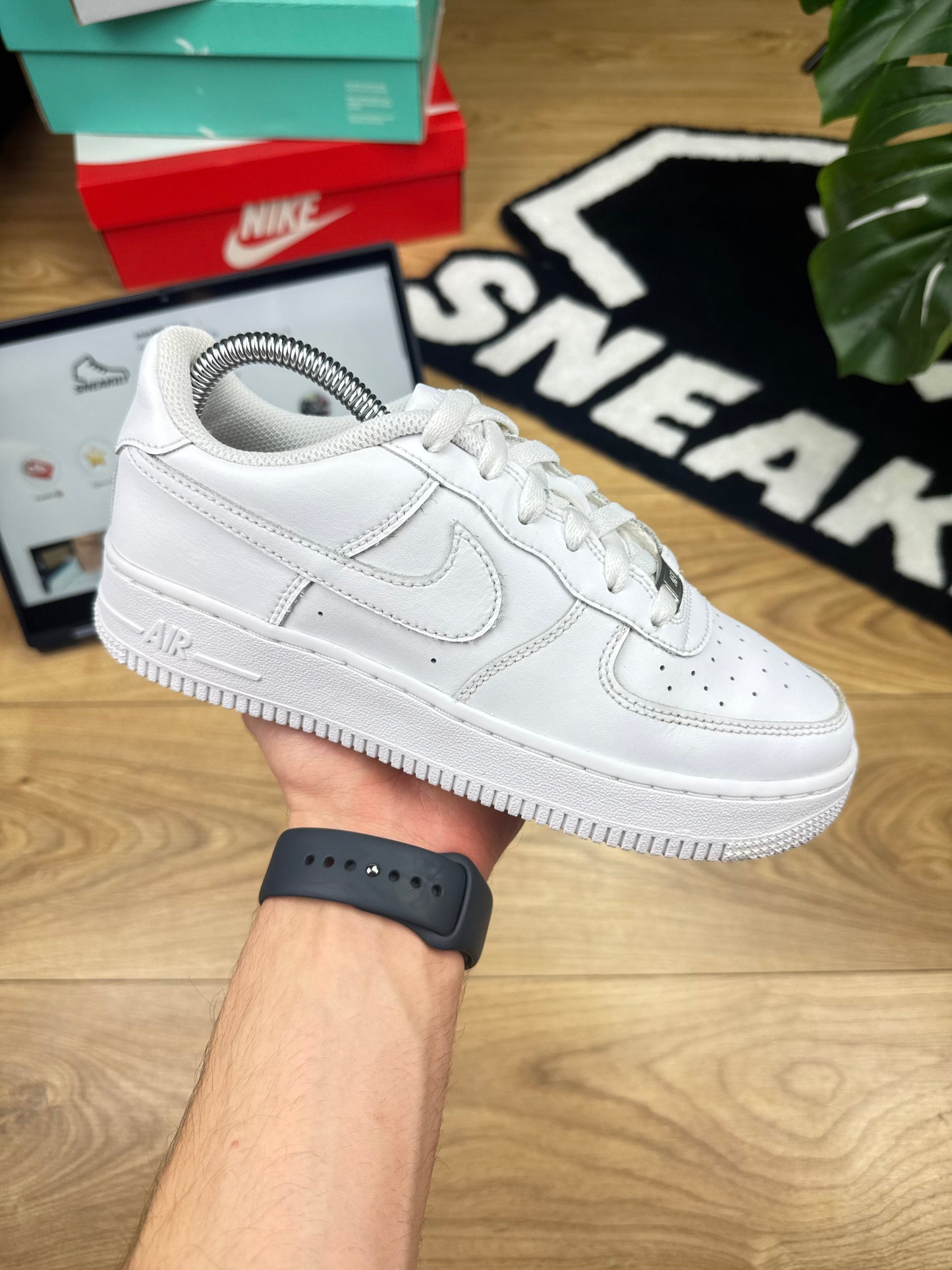 Nike Air Force 1 Low (37.5)