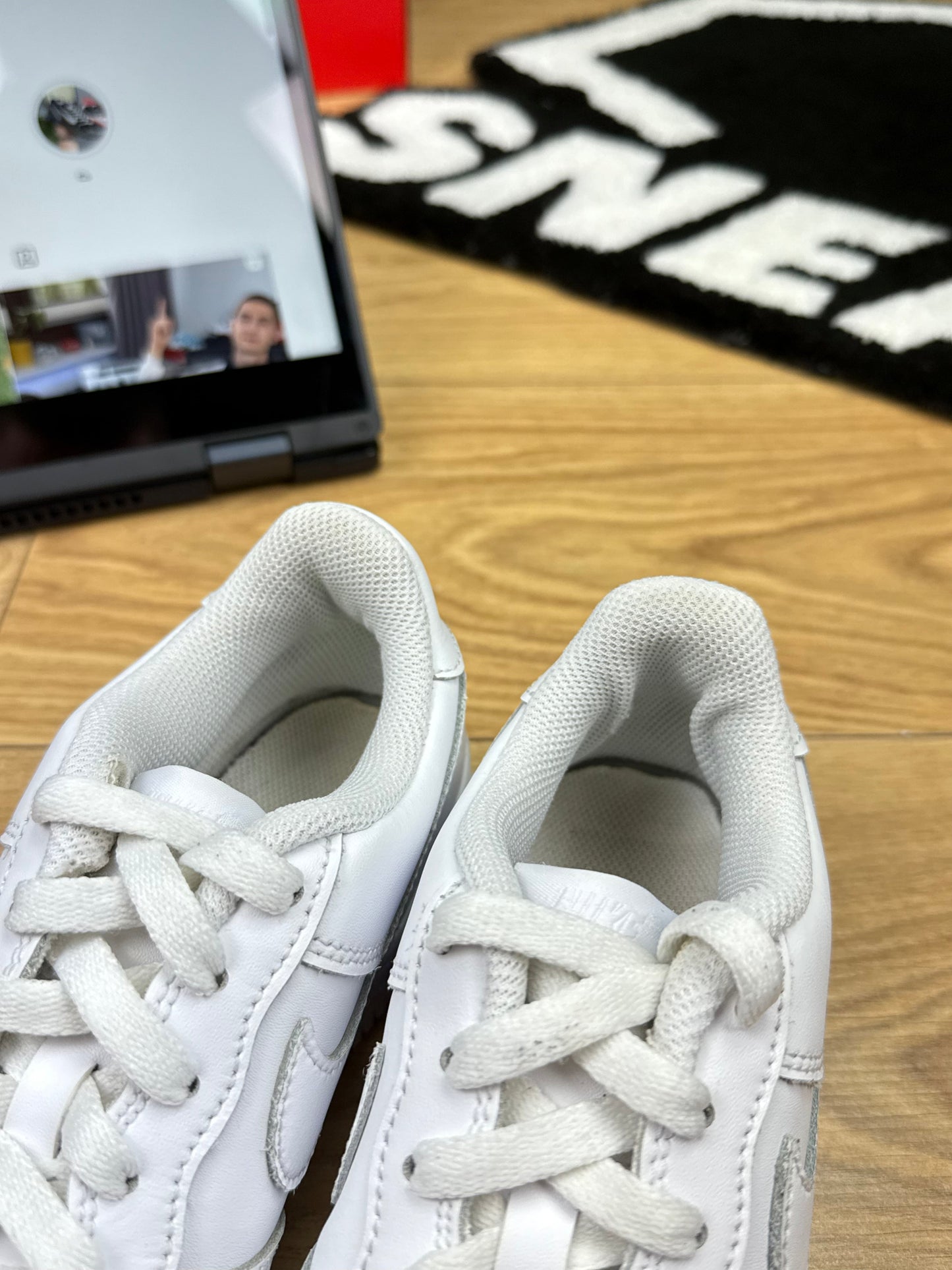 Nike Air Force 1 Low (37.5)