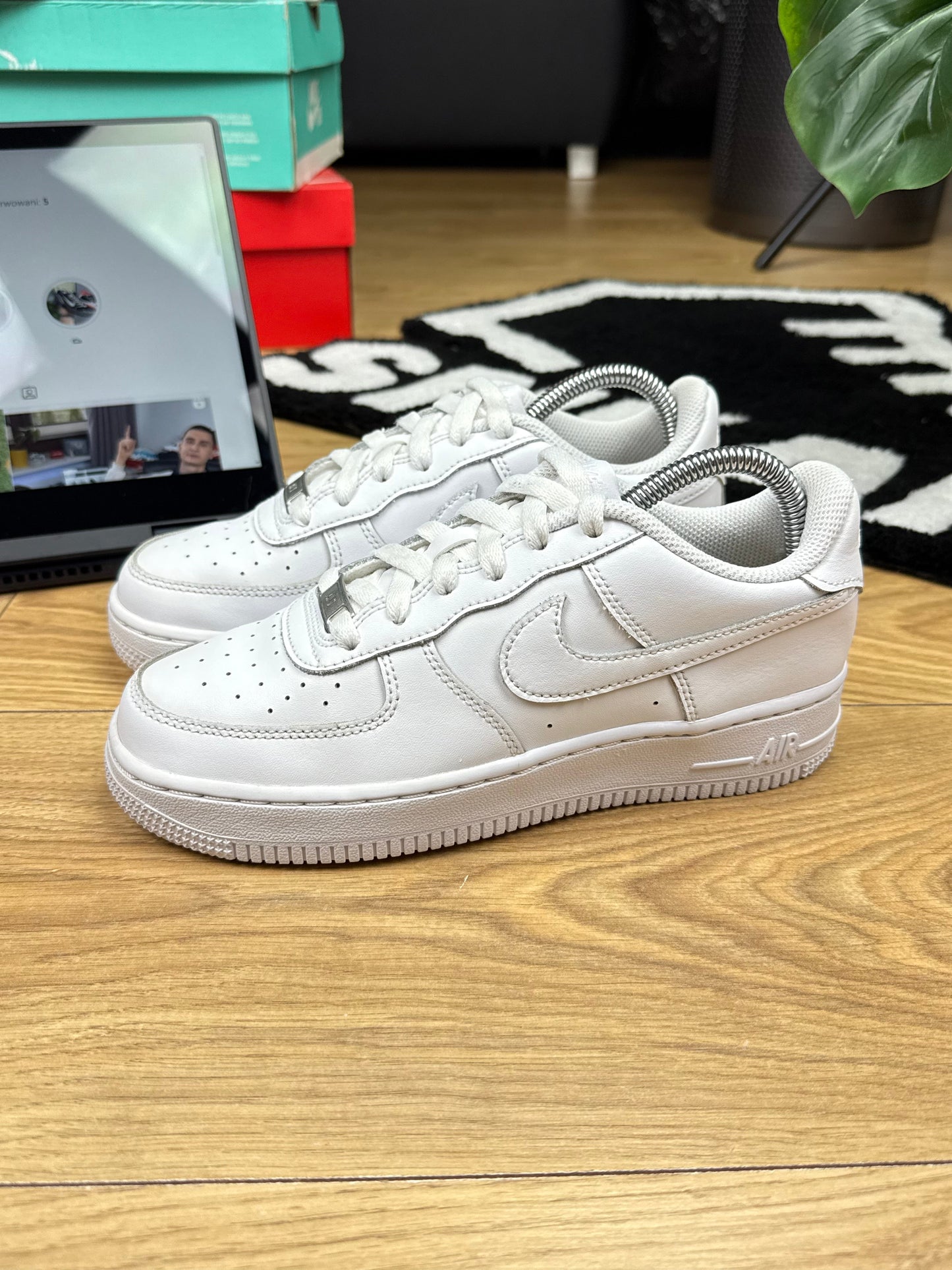 Nike Air Force 1 Low (37.5)