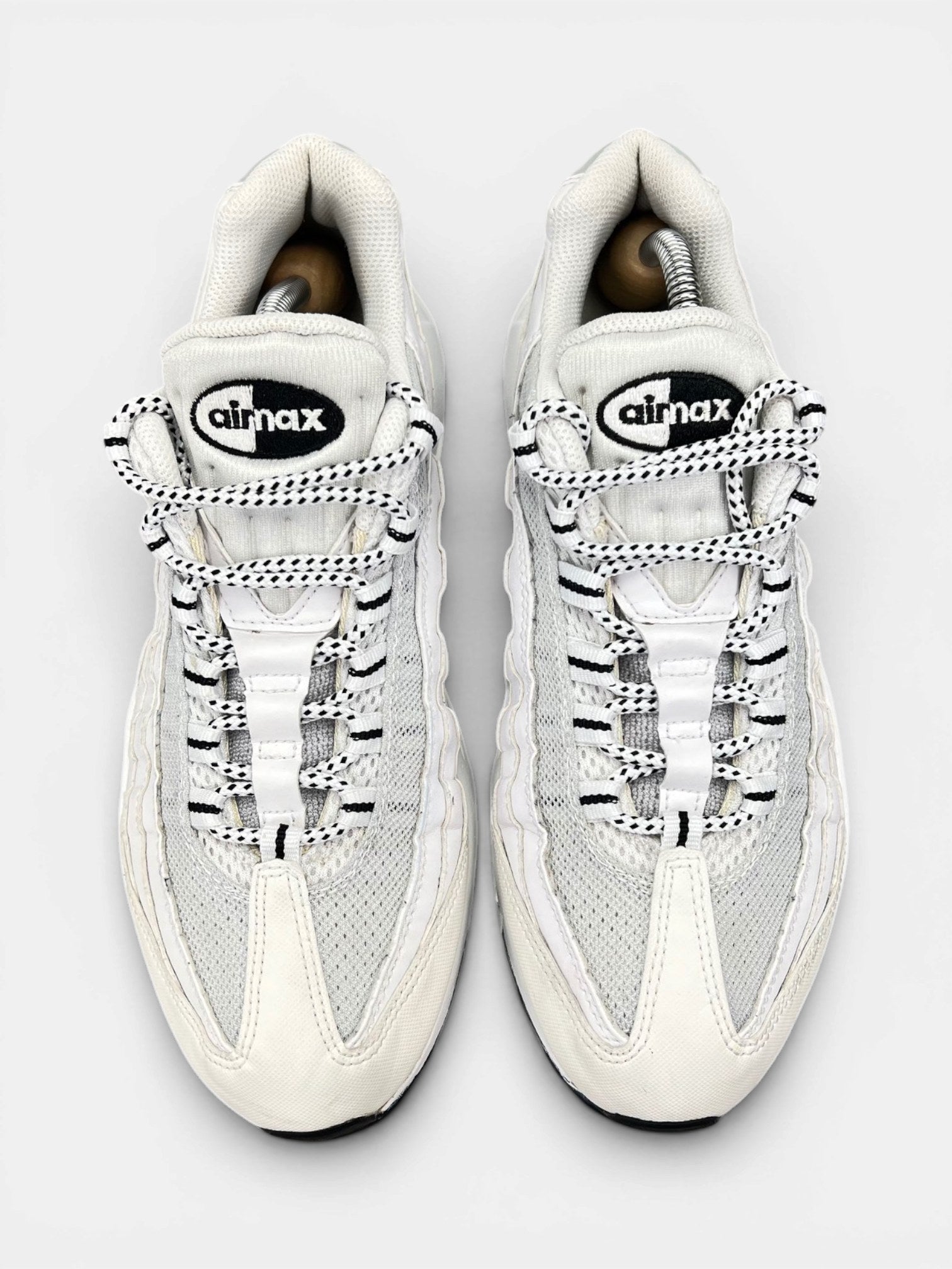 Nike Air Max 95 White Black — buty sportowe męskie w bardzo dobrym stanie rozmiar 42, widok z góry