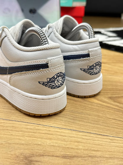 Nike Air Jordan 1 Low (37.5)