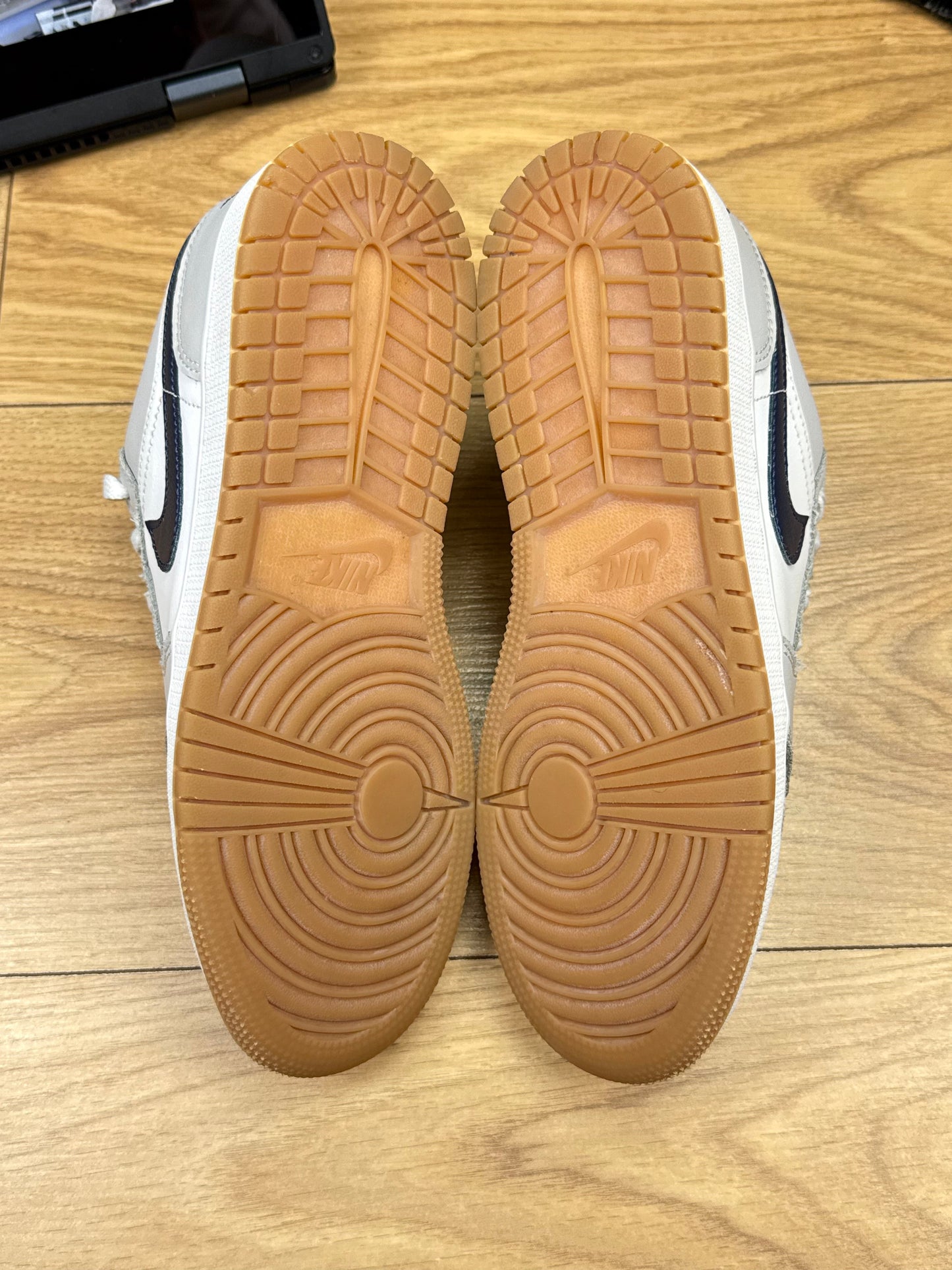 Nike Air Jordan 1 Low (37.5)