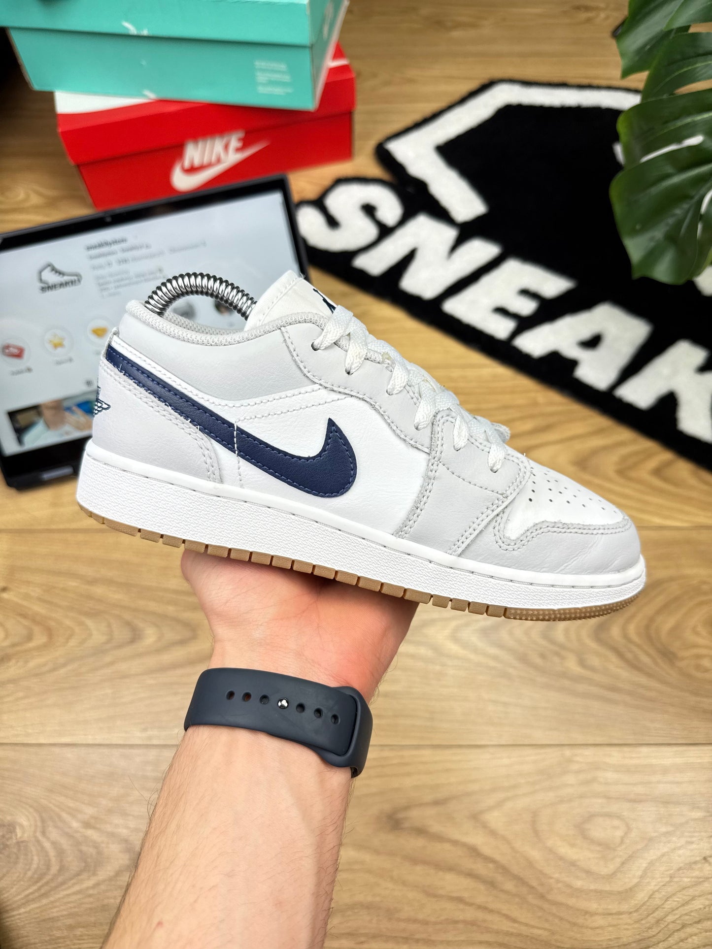 Nike Air Jordan 1 Low (37.5)