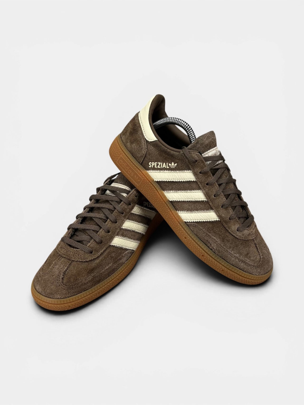 Adidas Handball Spezial — buty sportowe męskie w bardzo dobrym stanie rozmiar 40, boczny profil
