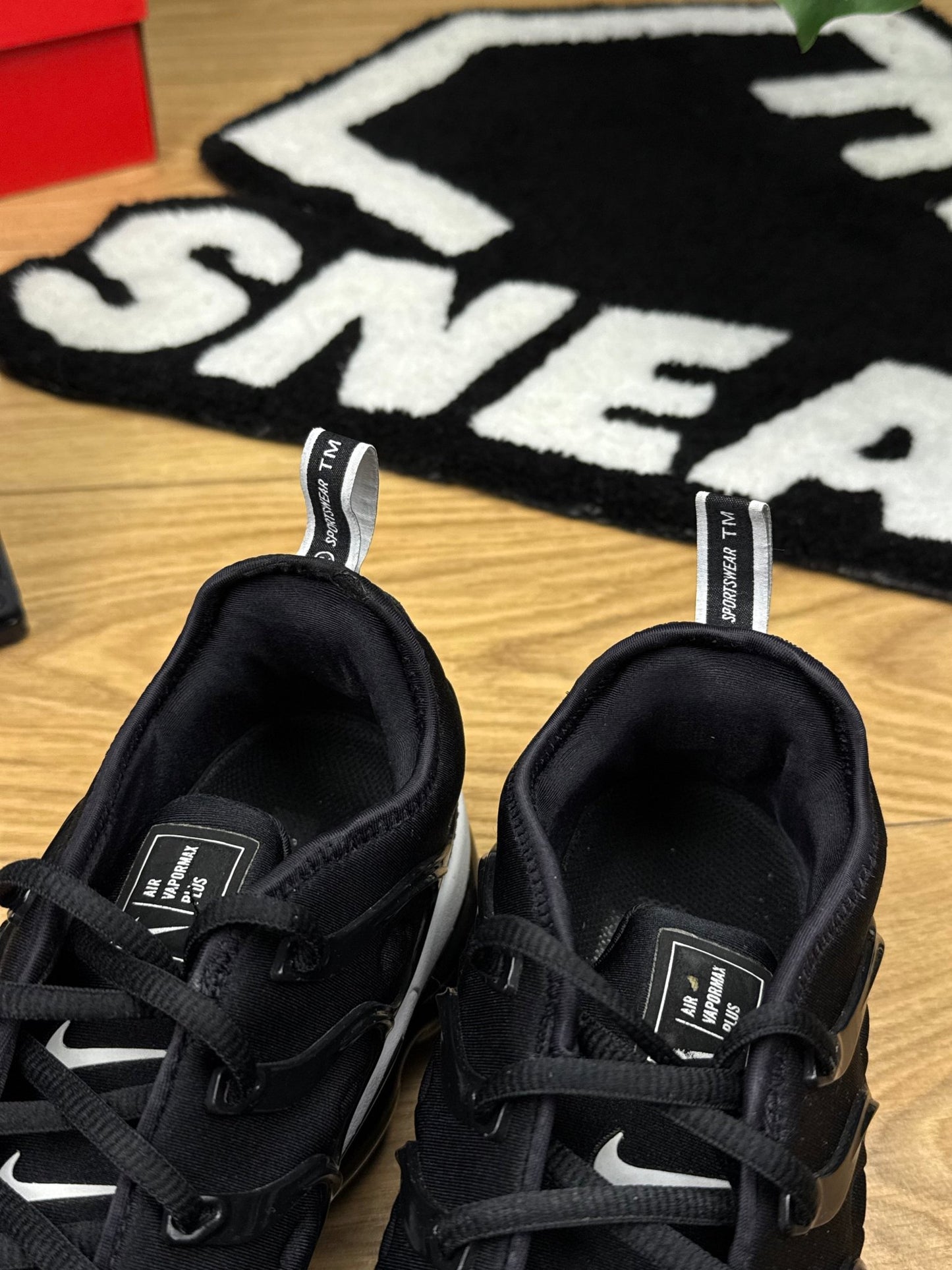 Nike Air Vapormax Plus (44.5)