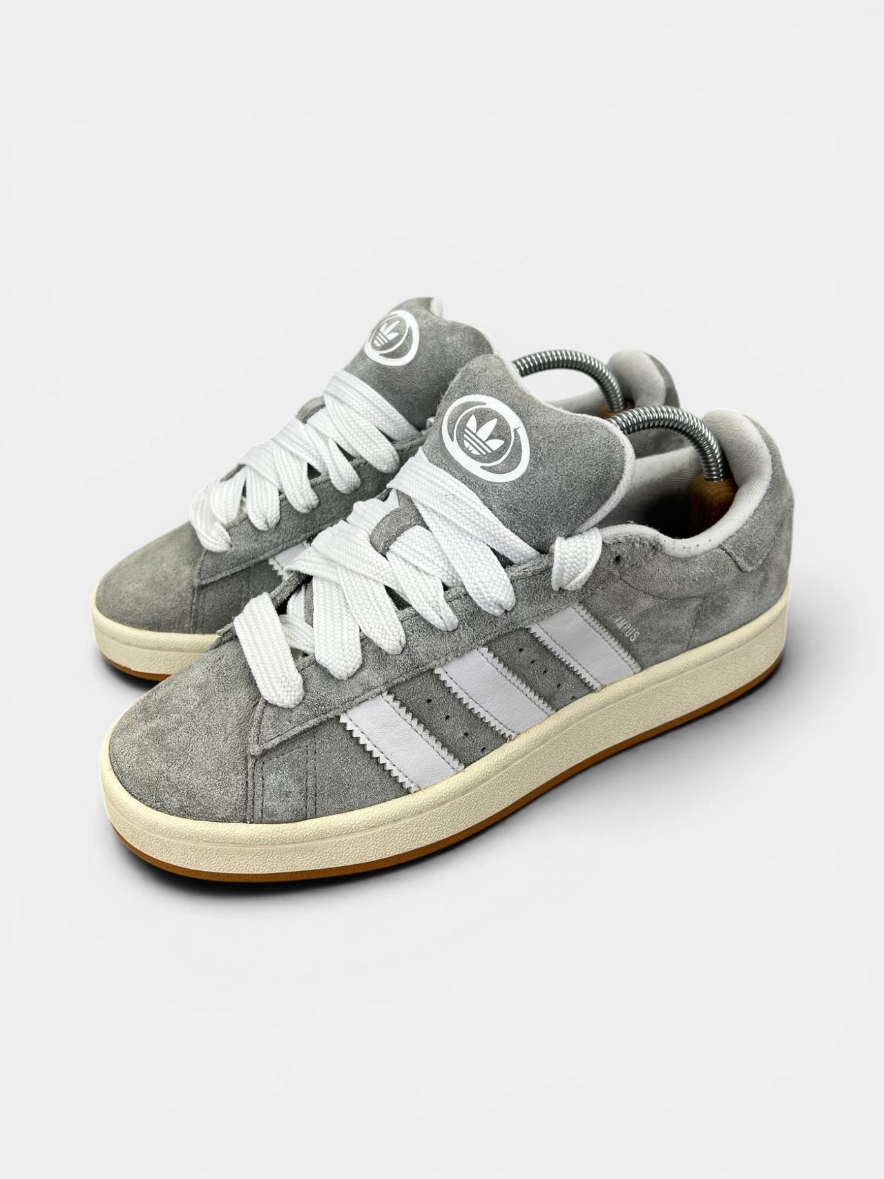 Adidas Campus 00s Grey — buty sportowe męskie w bardzo dobrym stanie rozmiar 41 1/3, widok z boku