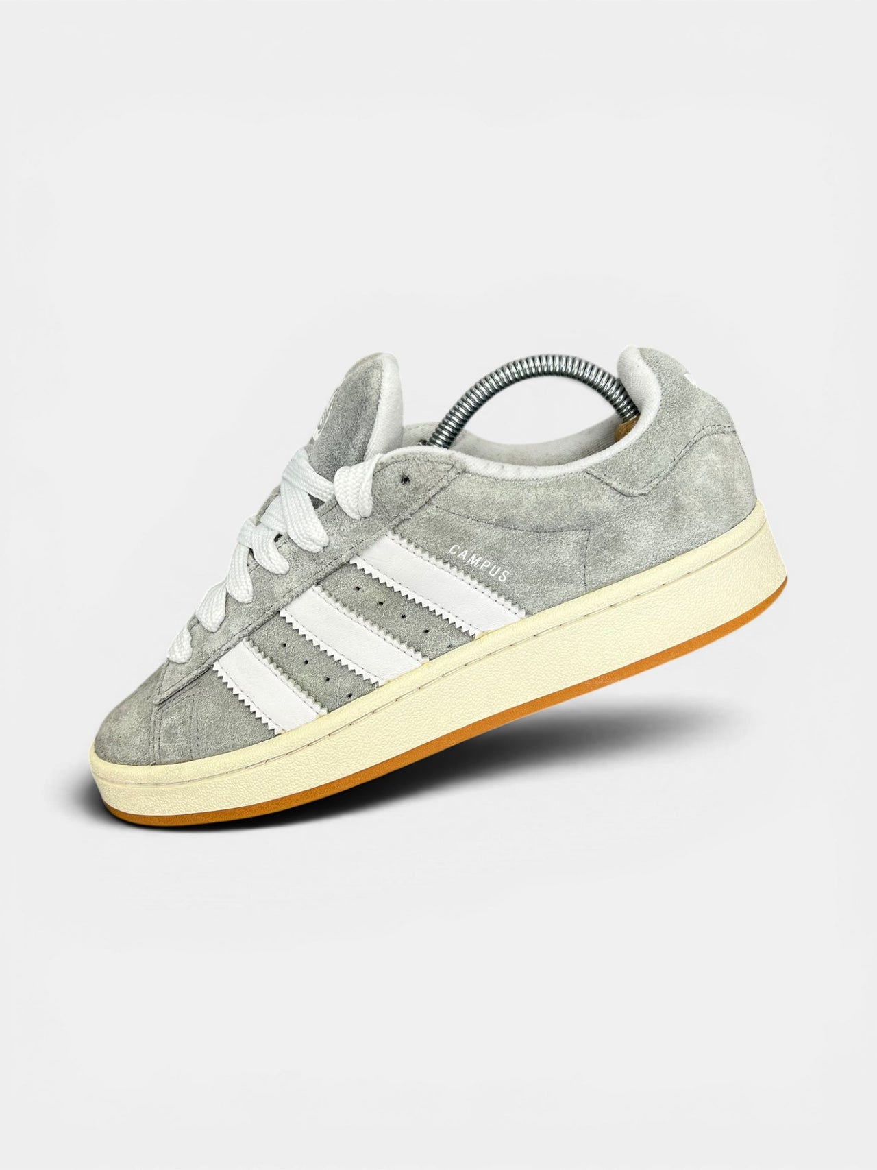 Adidas Campus 00s Grey — buty sportowe męskie w bardzo dobrym stanie rozmiar 41 1/3, zewnętrzny panel lewego buta