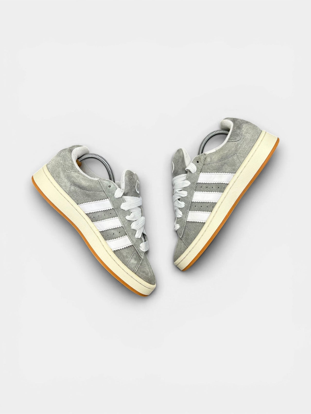 Adidas Campus 00s Grey — buty sportowe męskie w bardzo dobrym stanie rozmiar 41 1/3, widok z góry na wewnętrzną stronę butów