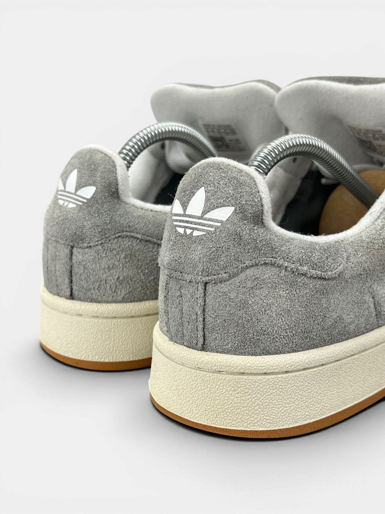 Adidas Campus 00s Grey — buty sportowe męskie w bardzo dobrym stanie rozmiar 41 1/3, widok z tyłu