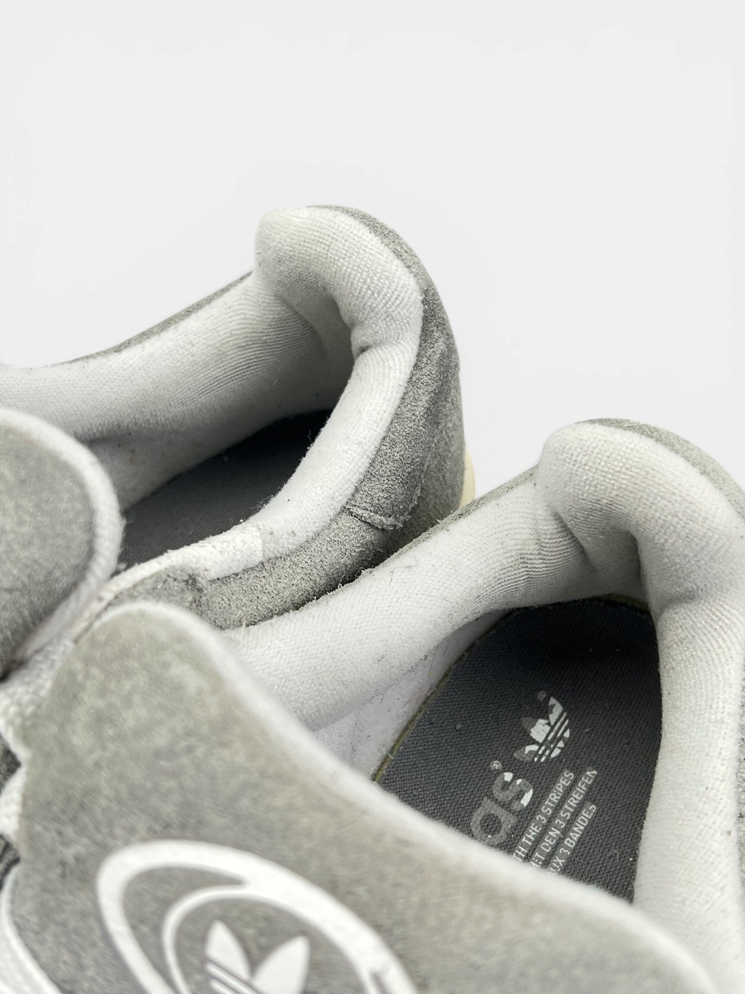 Adidas Campus 00s Grey — buty sportowe męskie w bardzo dobrym stanie rozmiar 41 1/3, zapiętki butów