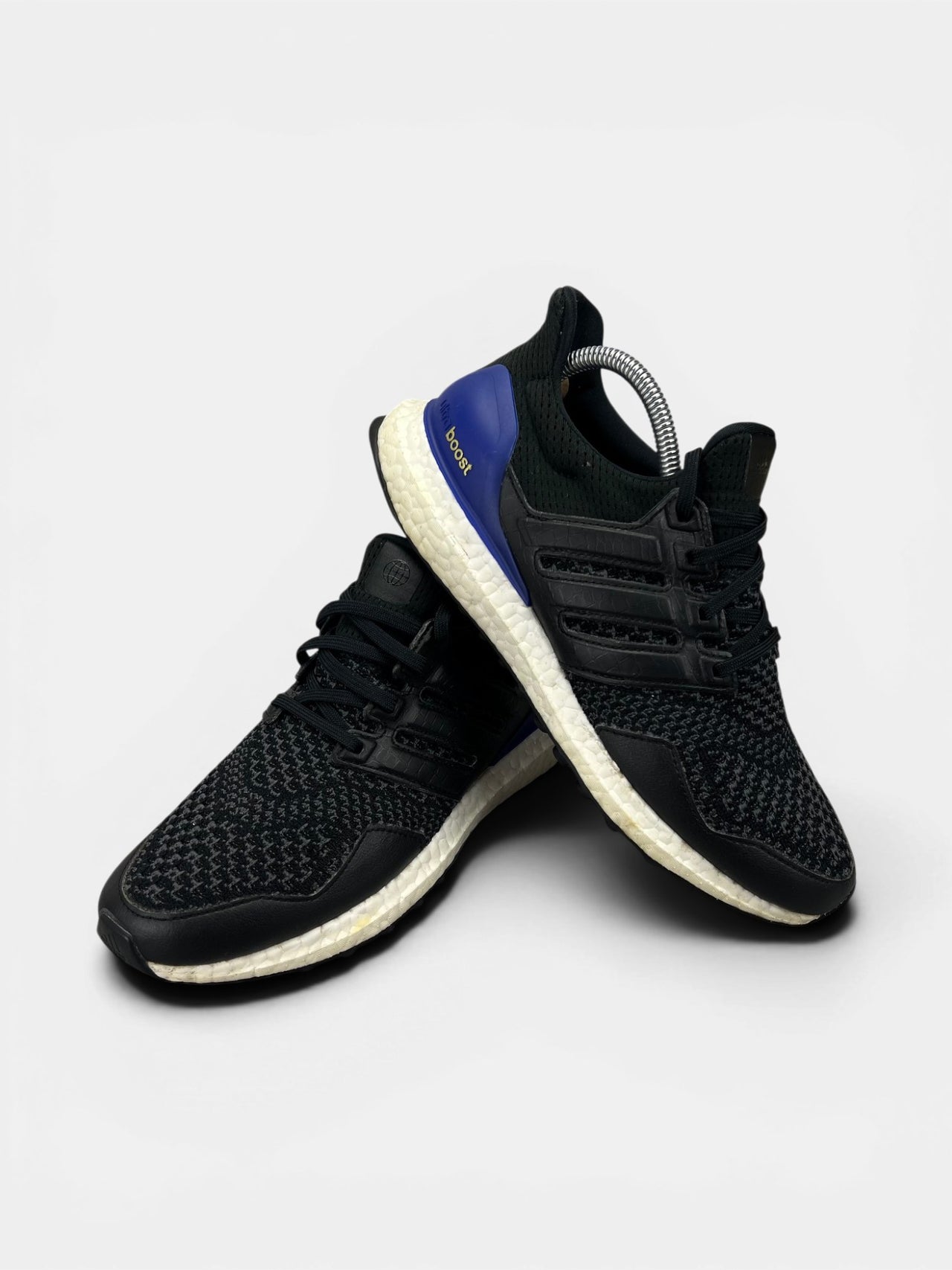 Adidas Ultraboost — buty sportowe męskie w bardzo dobrym stanie rozmiar 41 1/3, boczny profil