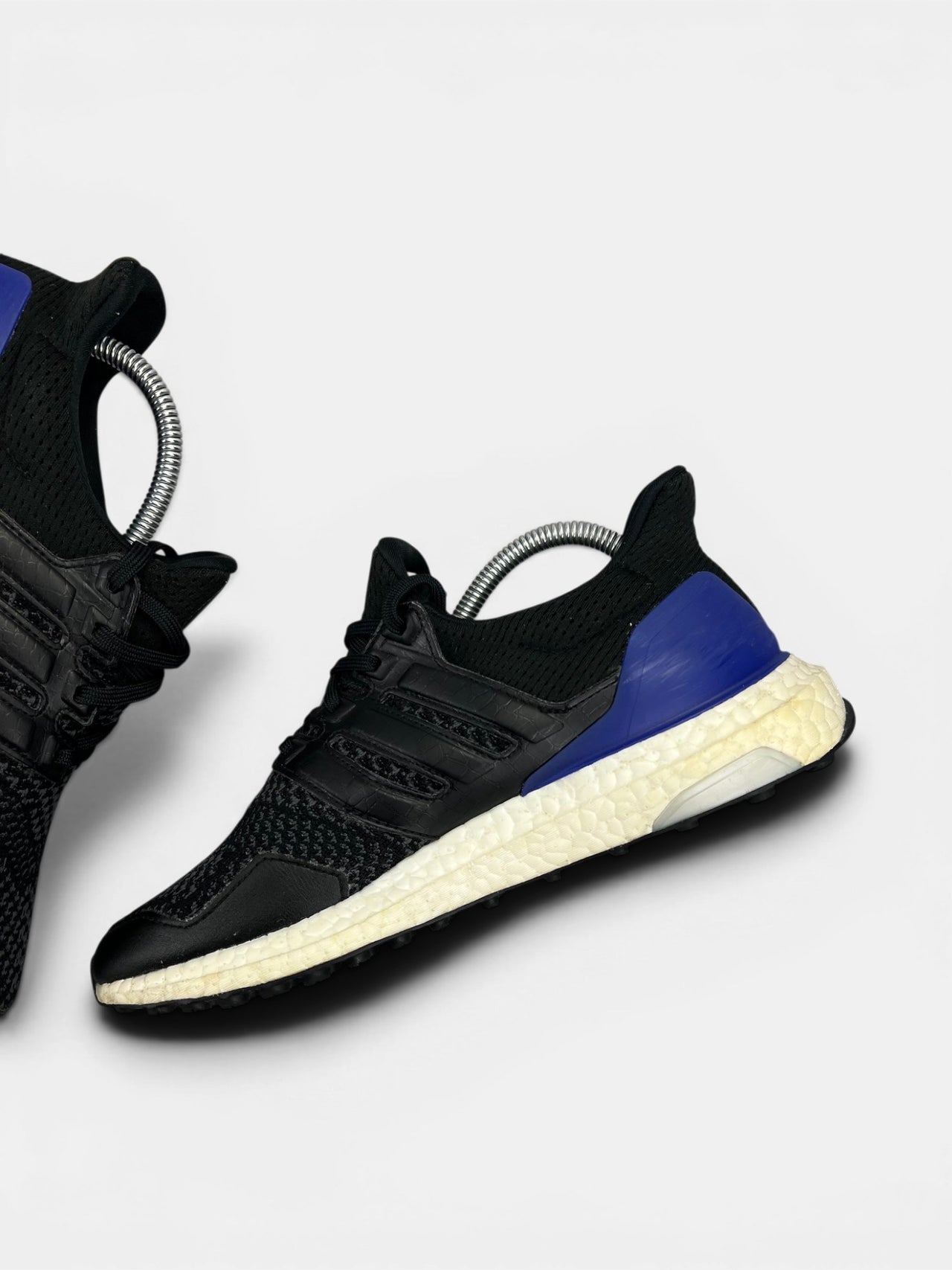 Adidas Ultraboost — buty sportowe męskie w bardzo dobrym stanie rozmiar 41 1/3, wewnętrzny panel prawego buta