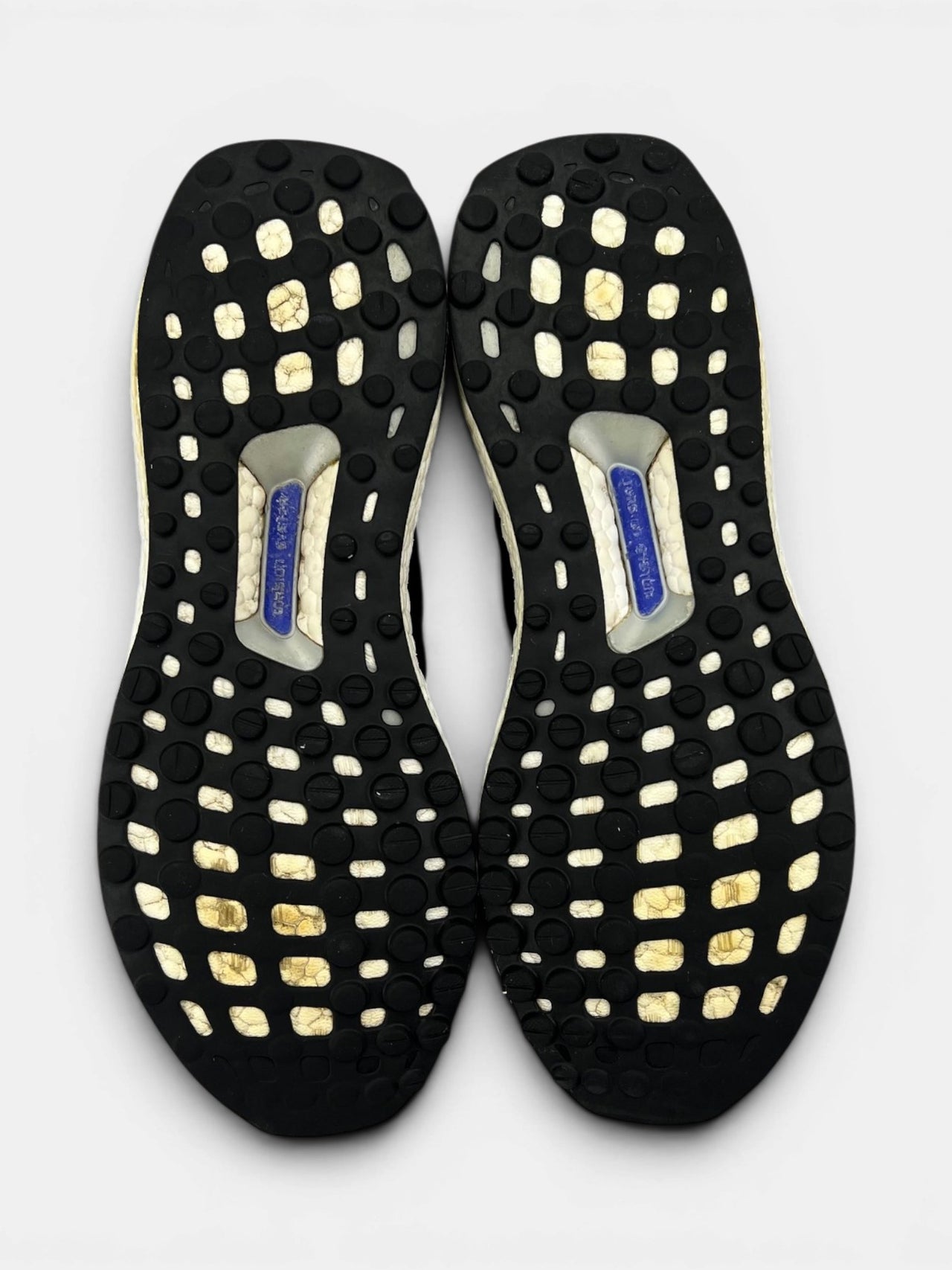 Adidas Ultraboost — buty sportowe męskie w bardzo dobrym stanie rozmiar 41 1/3, podeszwa