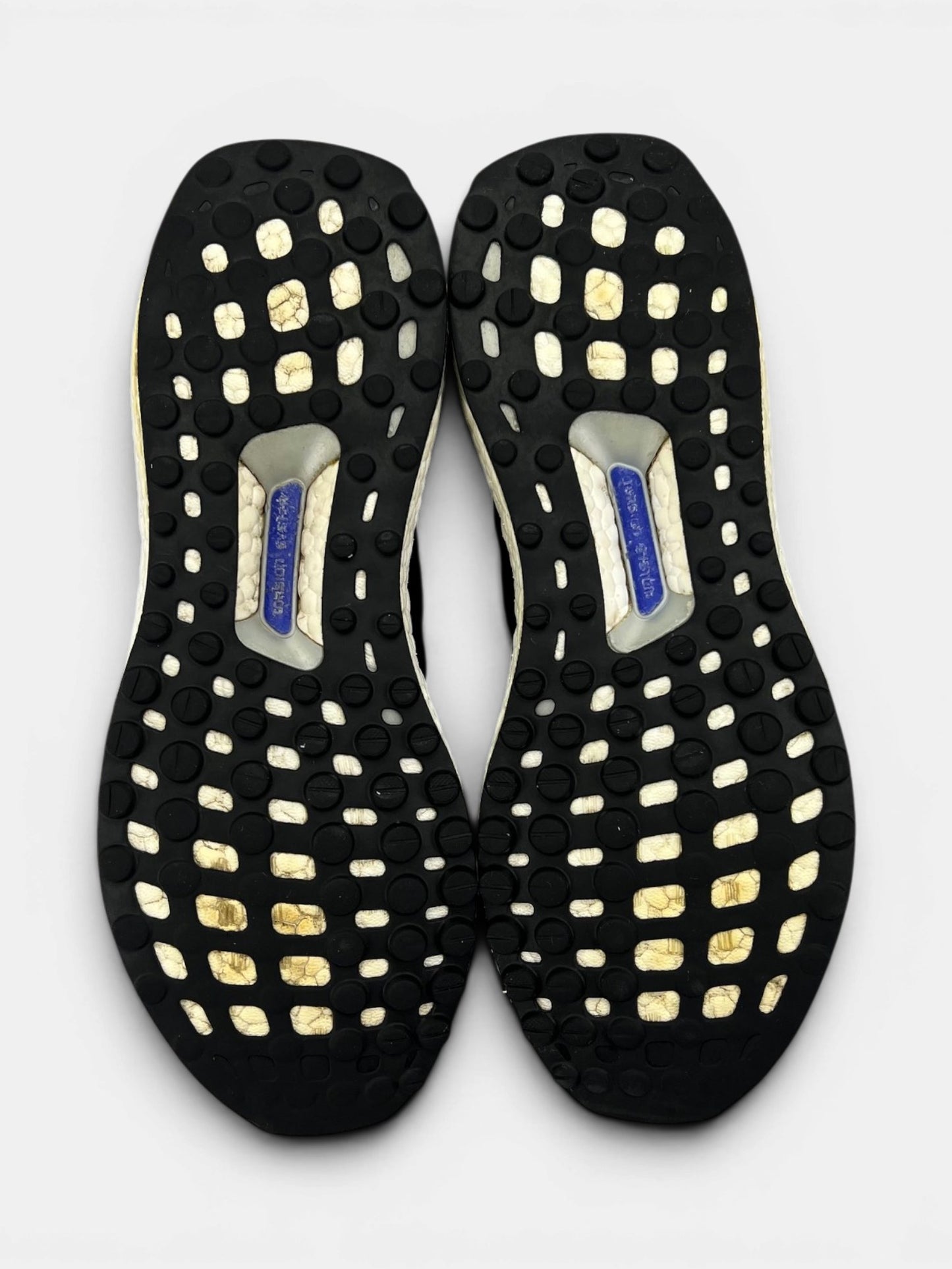 Adidas Ultraboost — buty sportowe męskie w bardzo dobrym stanie rozmiar 41 1/3, podeszwa