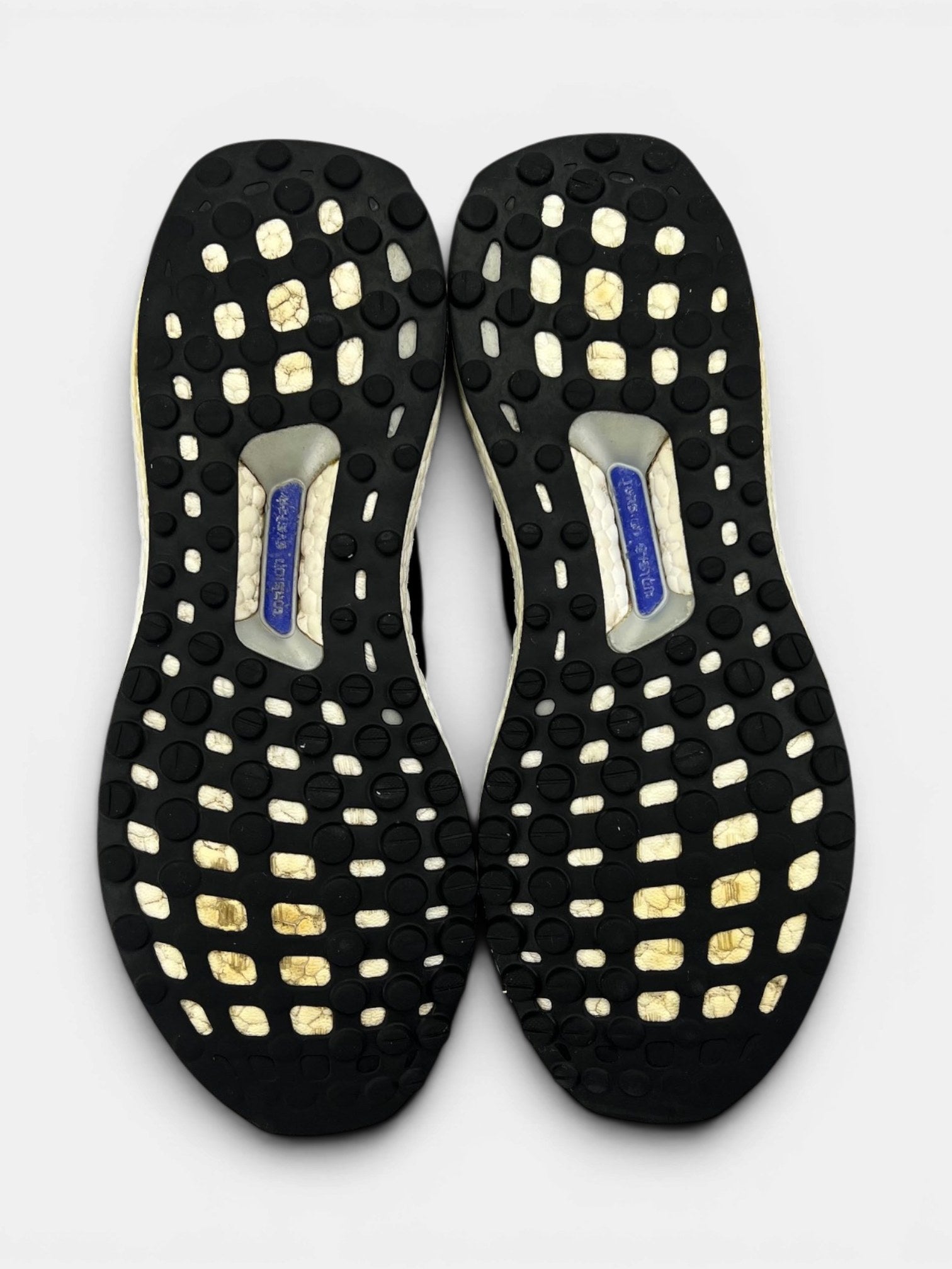 Adidas Ultraboost — buty sportowe męskie w bardzo dobrym stanie rozmiar 41 1/3, podeszwa
