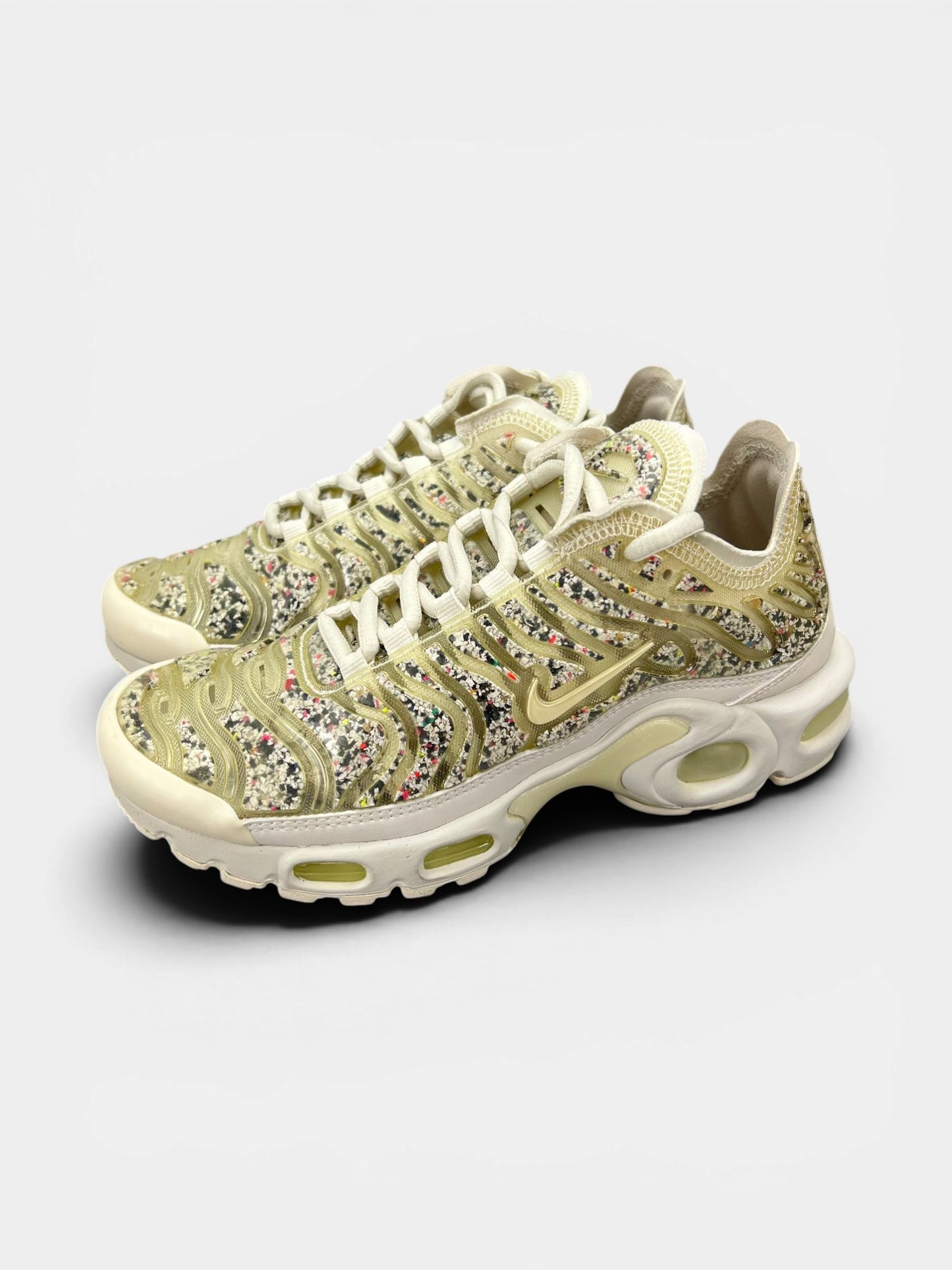Nike Air Max Plus — buty sportowe damskie nowe rozmiar 35.5, widok z boku