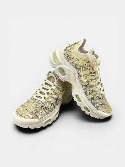 Nike Air Max Plus — buty sportowe damskie nowe rozmiar 35.5, boczny profil