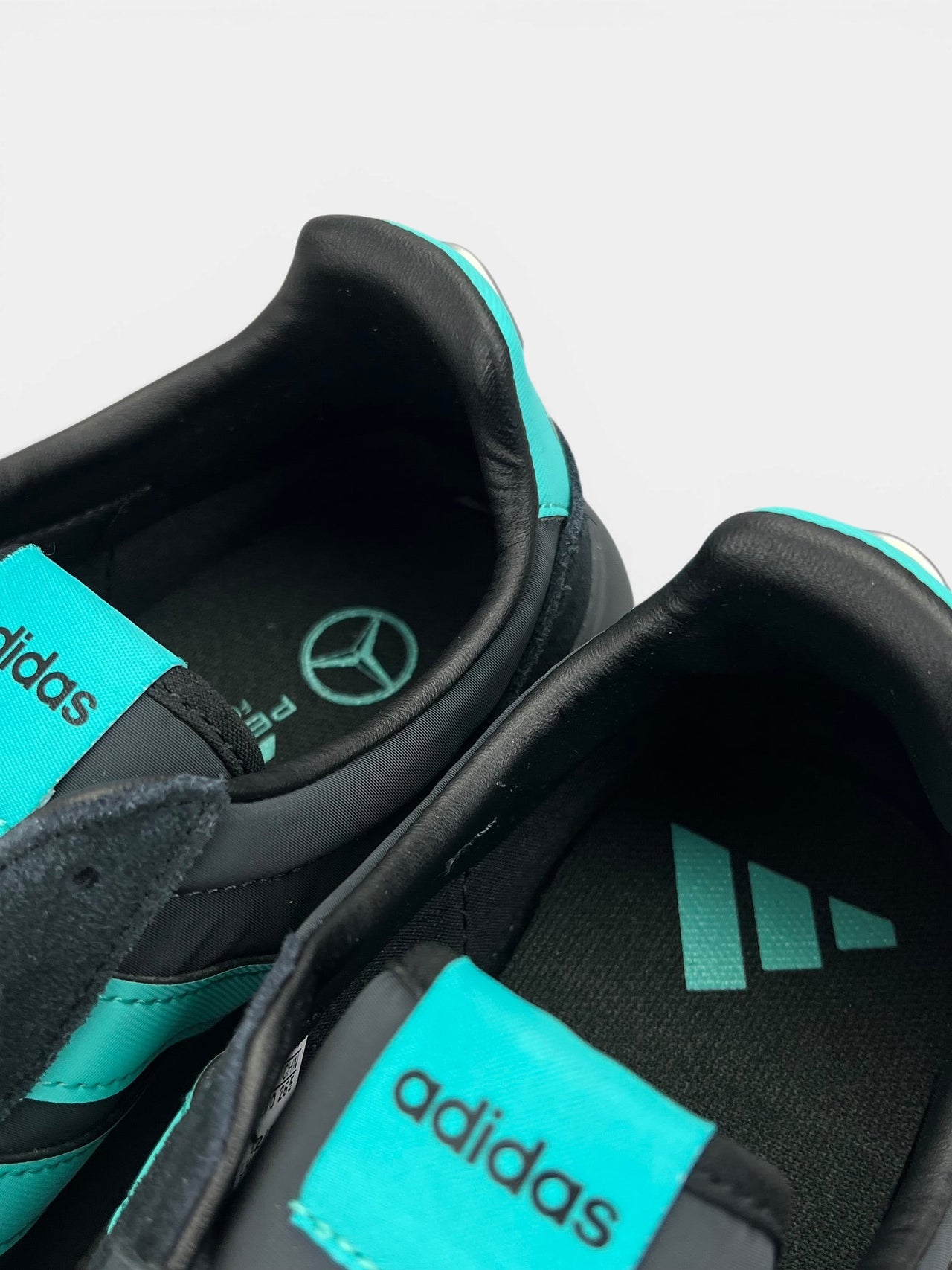 Adidas Decode Mercedes - AMG Petronas Formula One Team Barreda Decode — buty sportowe męskie nowe rozmiar 42 2/3, zapiętki butów