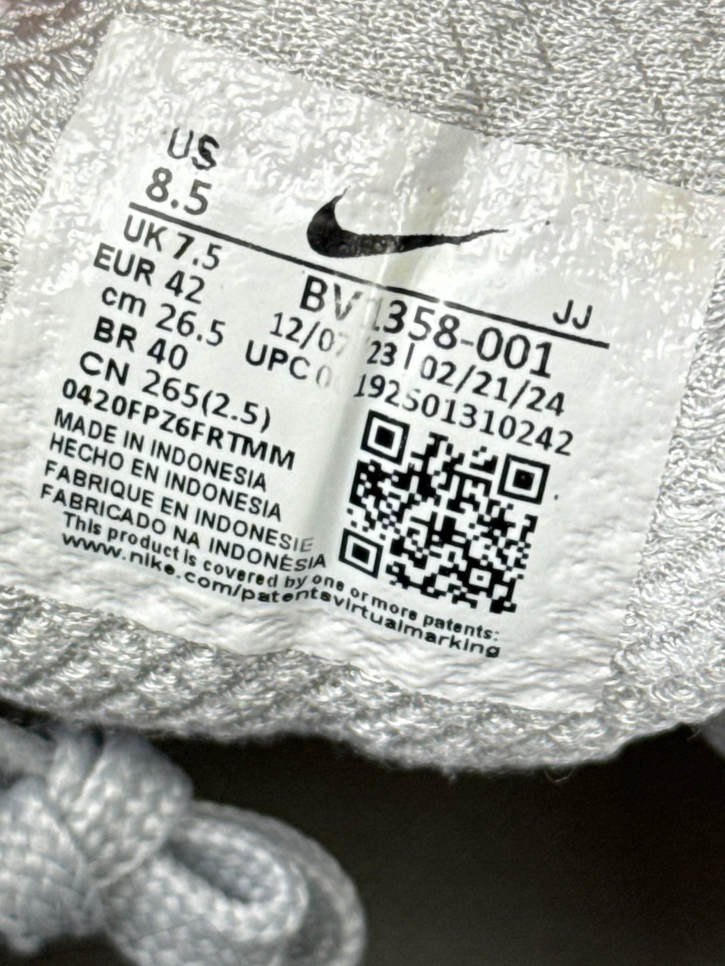 Nike Zoom Vomero 5 (42)