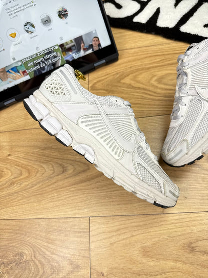 Nike Zoom Vomero 5 (42)