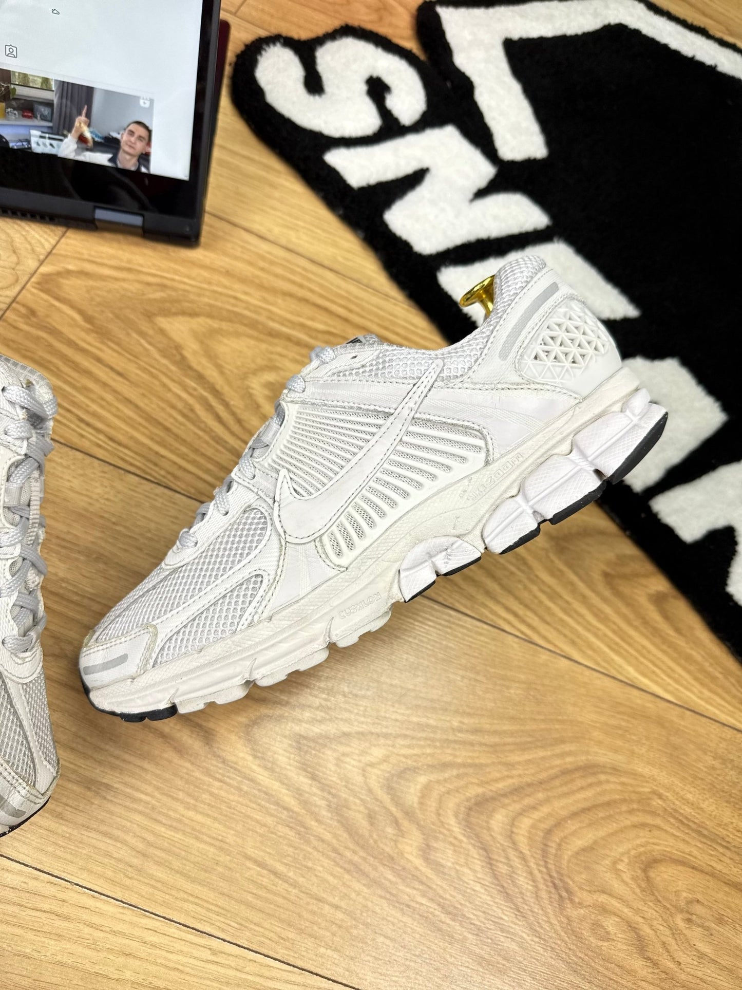 Nike Zoom Vomero 5 (42)