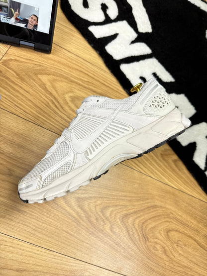 Nike Zoom Vomero 5 (42)