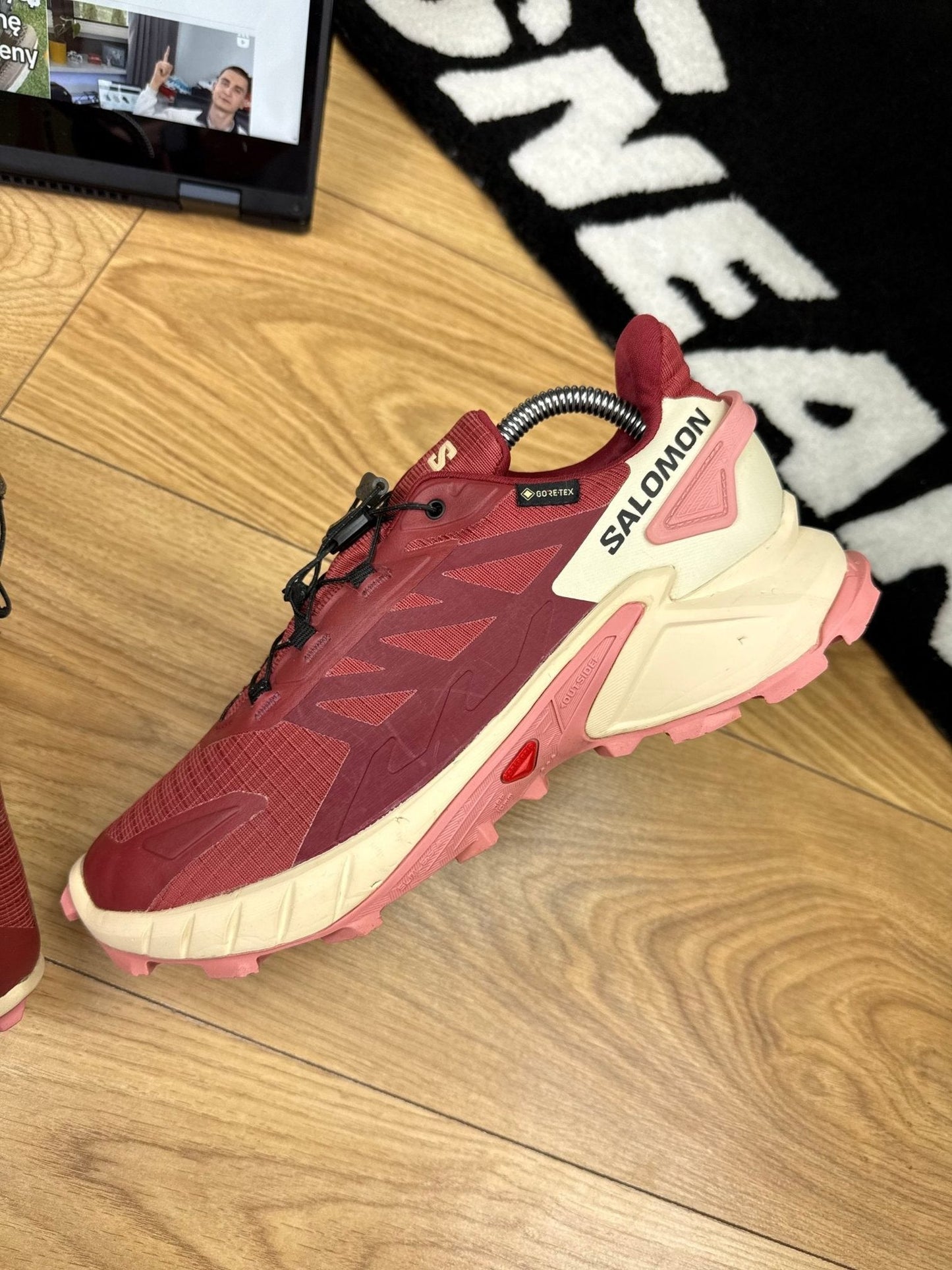 Salomon Supercross 4 GORE-TEX — buty sportowe męskie w bardzo dobrym stanie rozmiar 40, zewnętrzny panel lewego buta