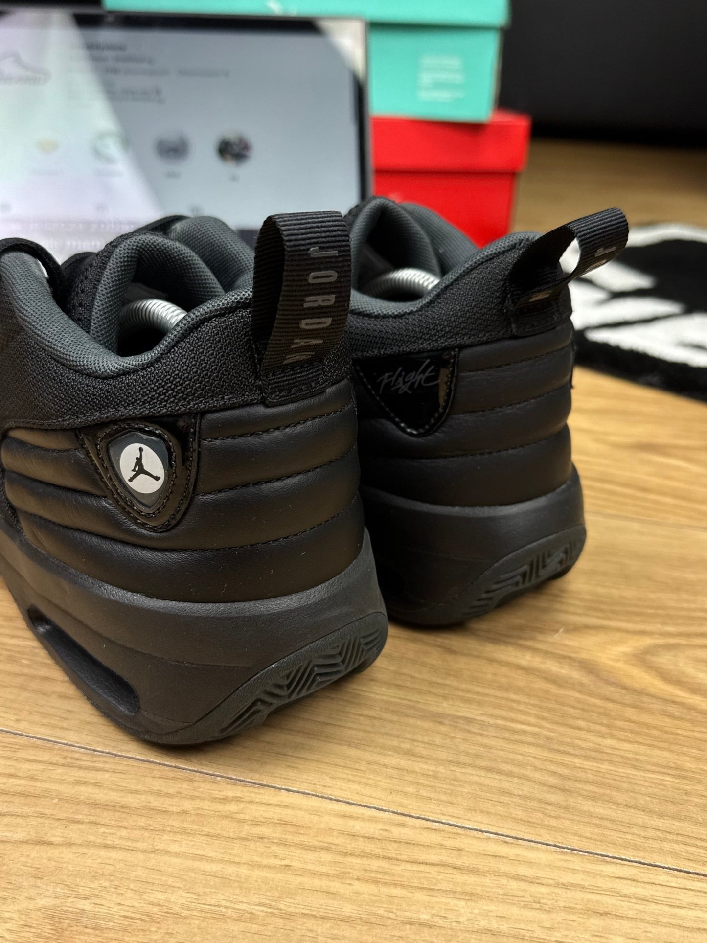 Nike Air Jordan Max Aura 6 (44)