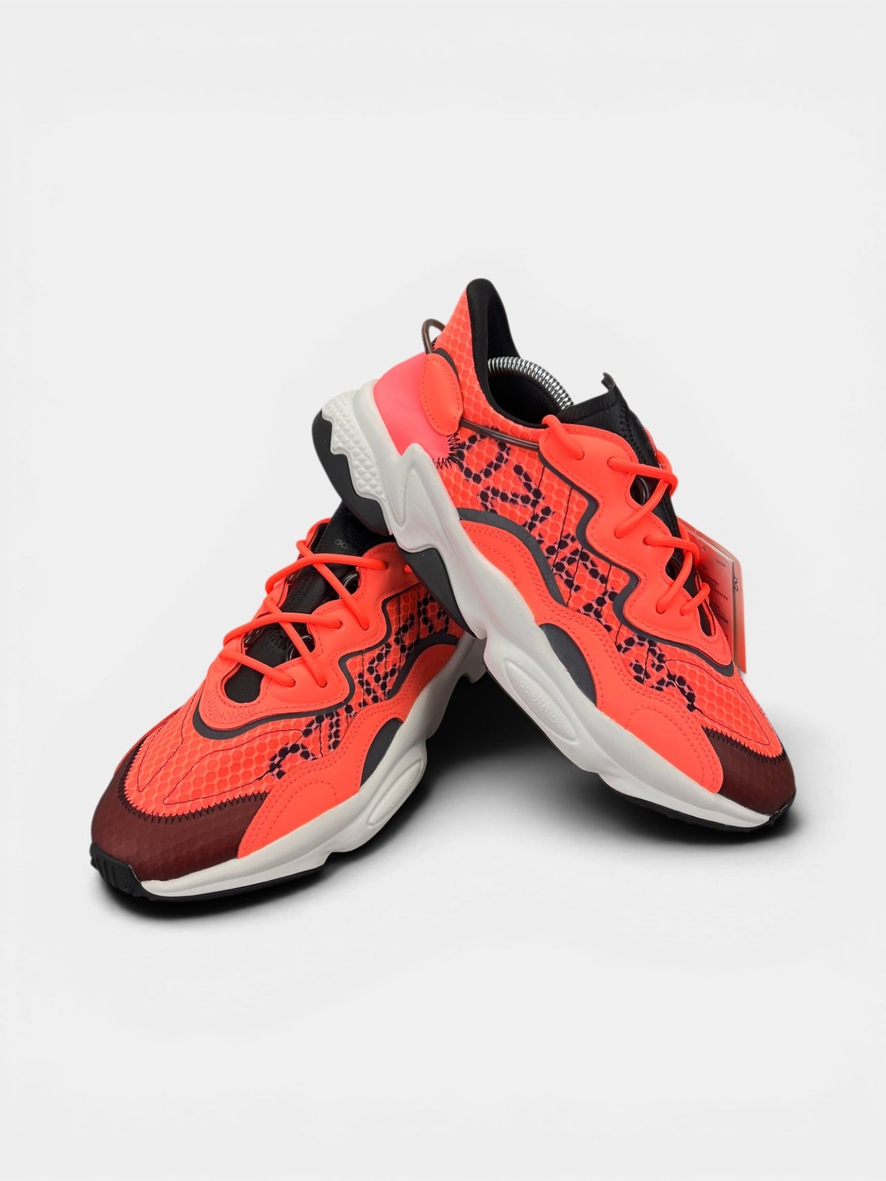 Adidas Ozweego — buty sportowe męskie nowe rozmiar 43 1/3, boczny profil
