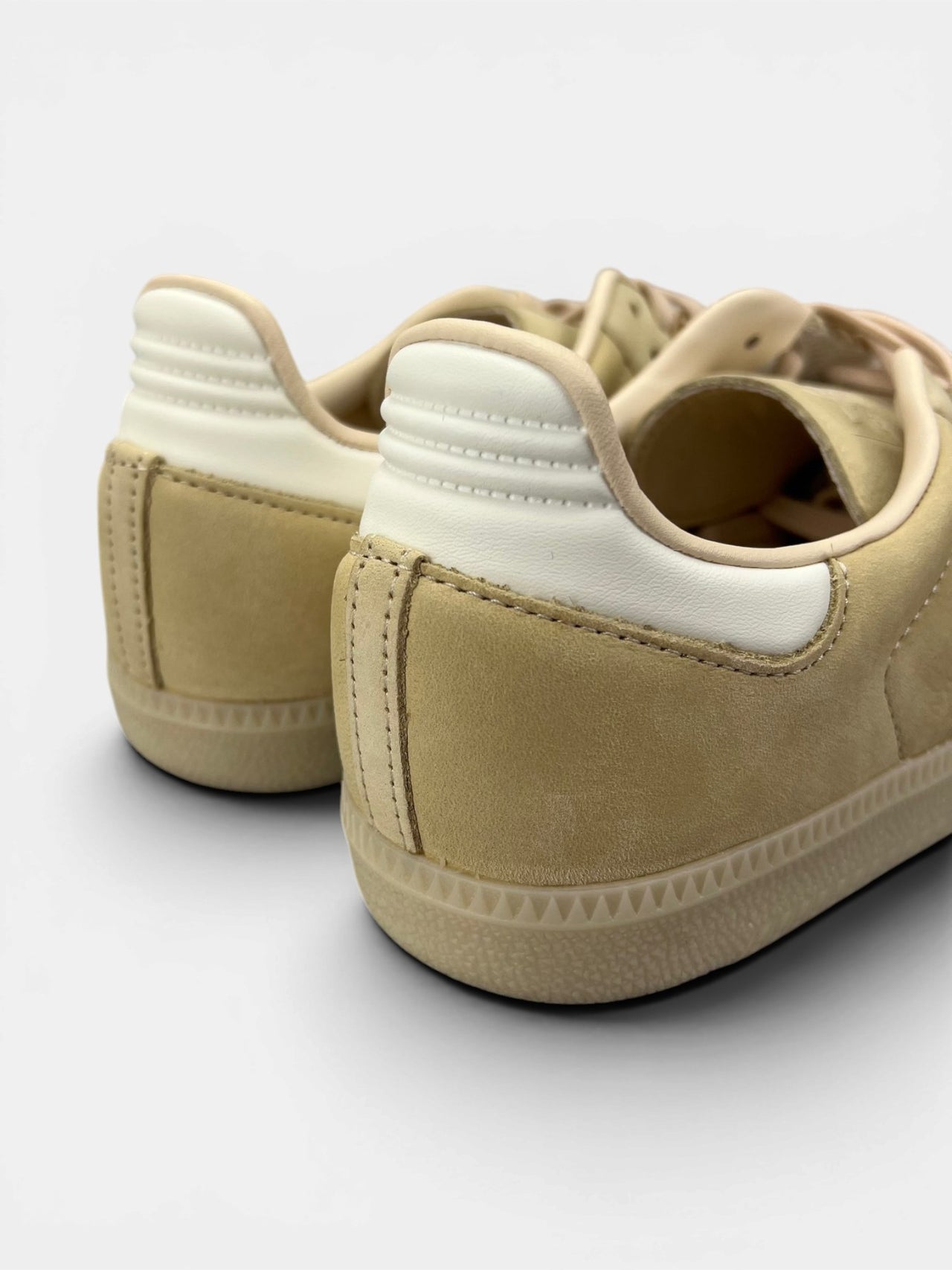 Adidas Samba Sand Strata — buty sportowe męskie nowe rozmiar 42, widok z tyłu