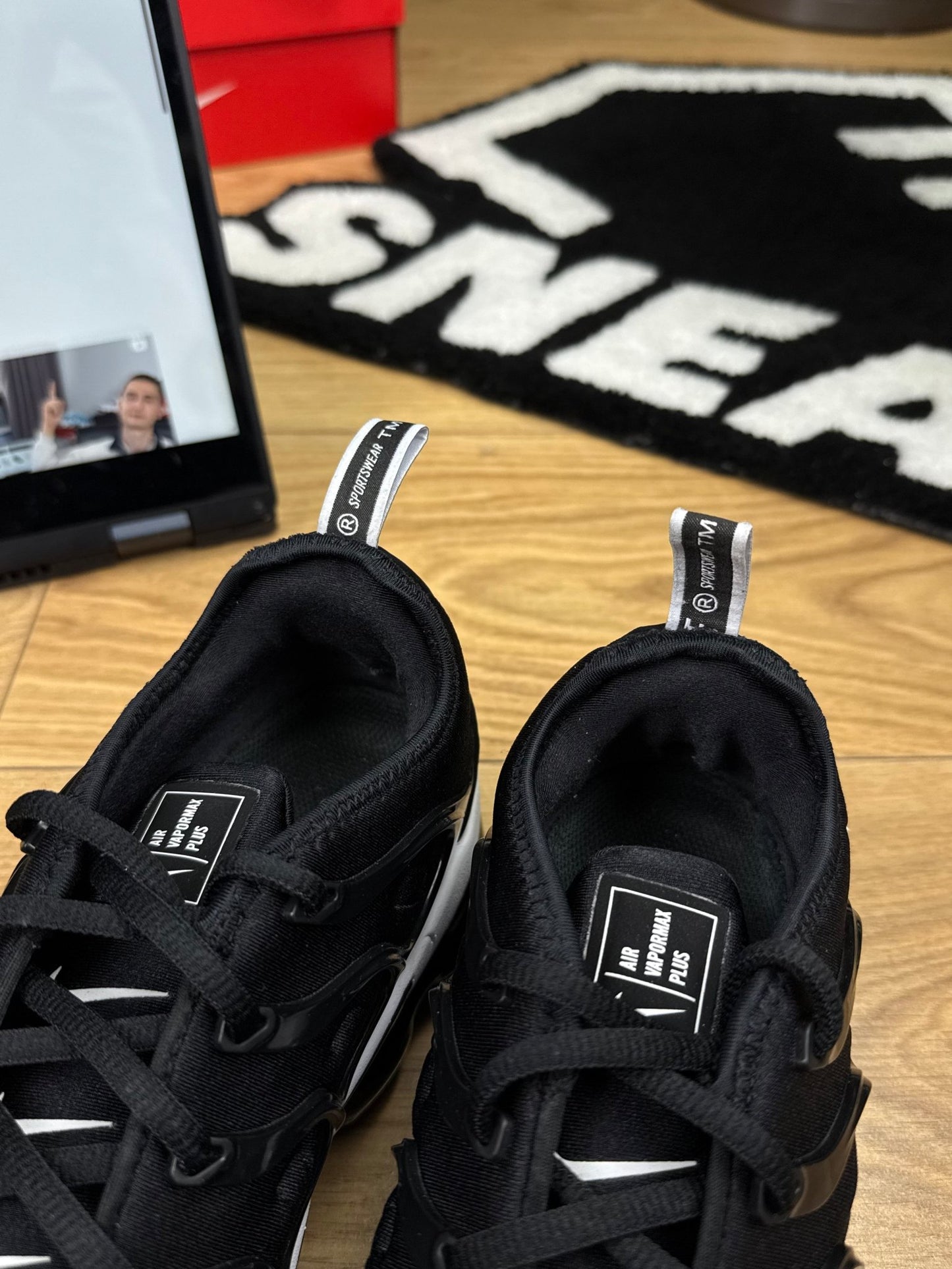 Nike Air Vapormax Plus (42)