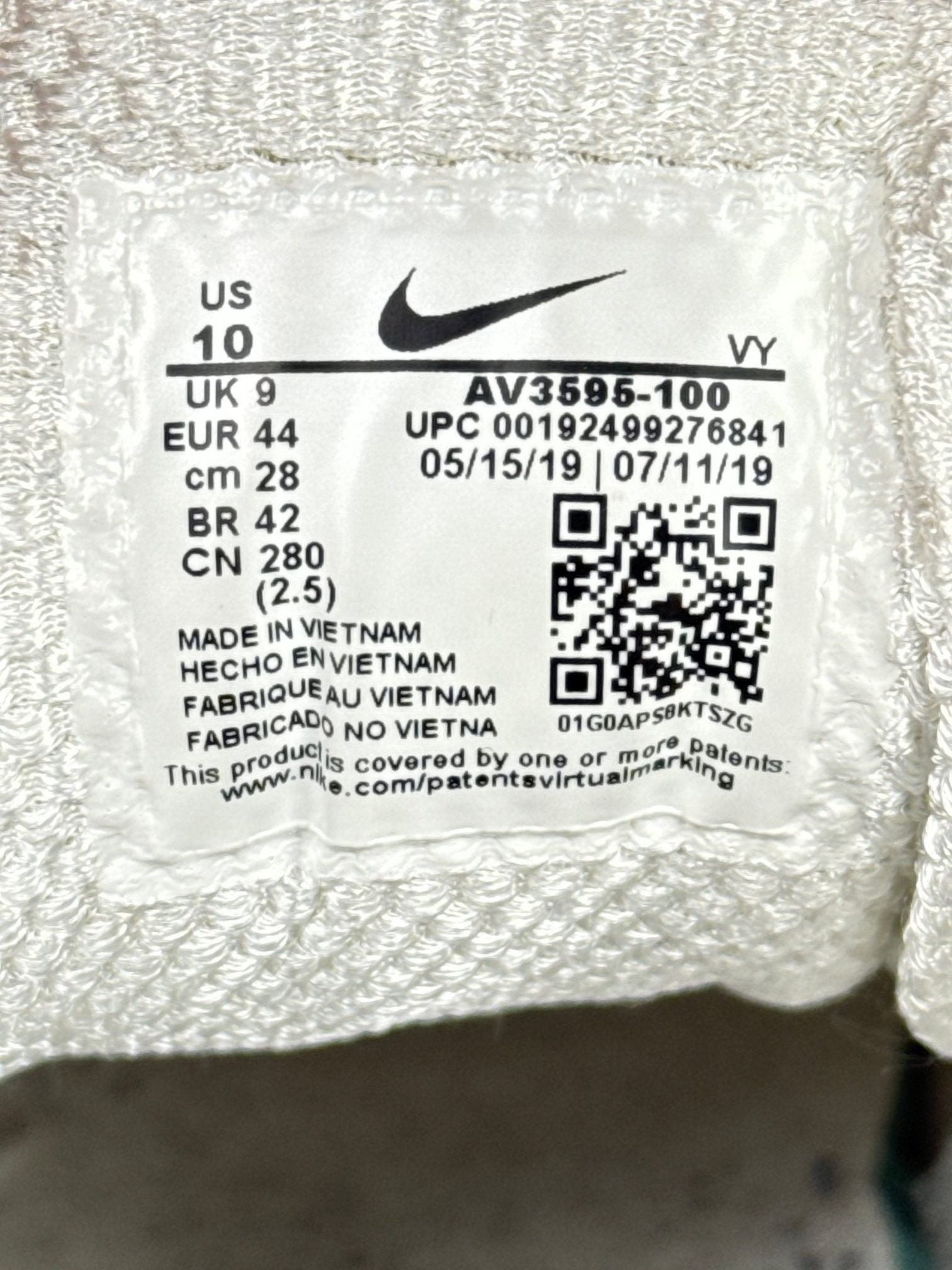 Nike Shox TL Triple White — buty sportowe męskie w dobrym stanie rozmiar 44, widok z boku