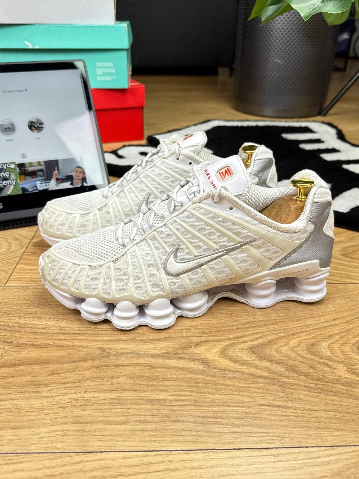 Nike Shox TL Triple White — buty sportowe męskie w dobrym stanie rozmiar 44, widok z góry
