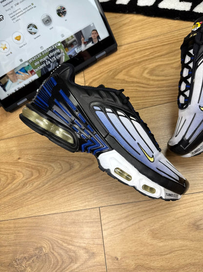 Nike Air Max Plus III Hyper Blue — buty sportowe męskie w bardzo dobrym stanie rozmiar 44.5, zewnętrzny panel prawego buta