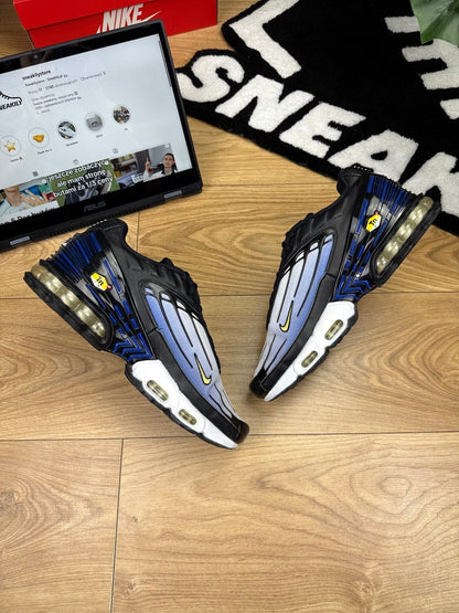 Nike Air Max Plus III Hyper Blue — buty sportowe męskie w bardzo dobrym stanie rozmiar 44.5, widok z góry na wewnętrzną stronę butów