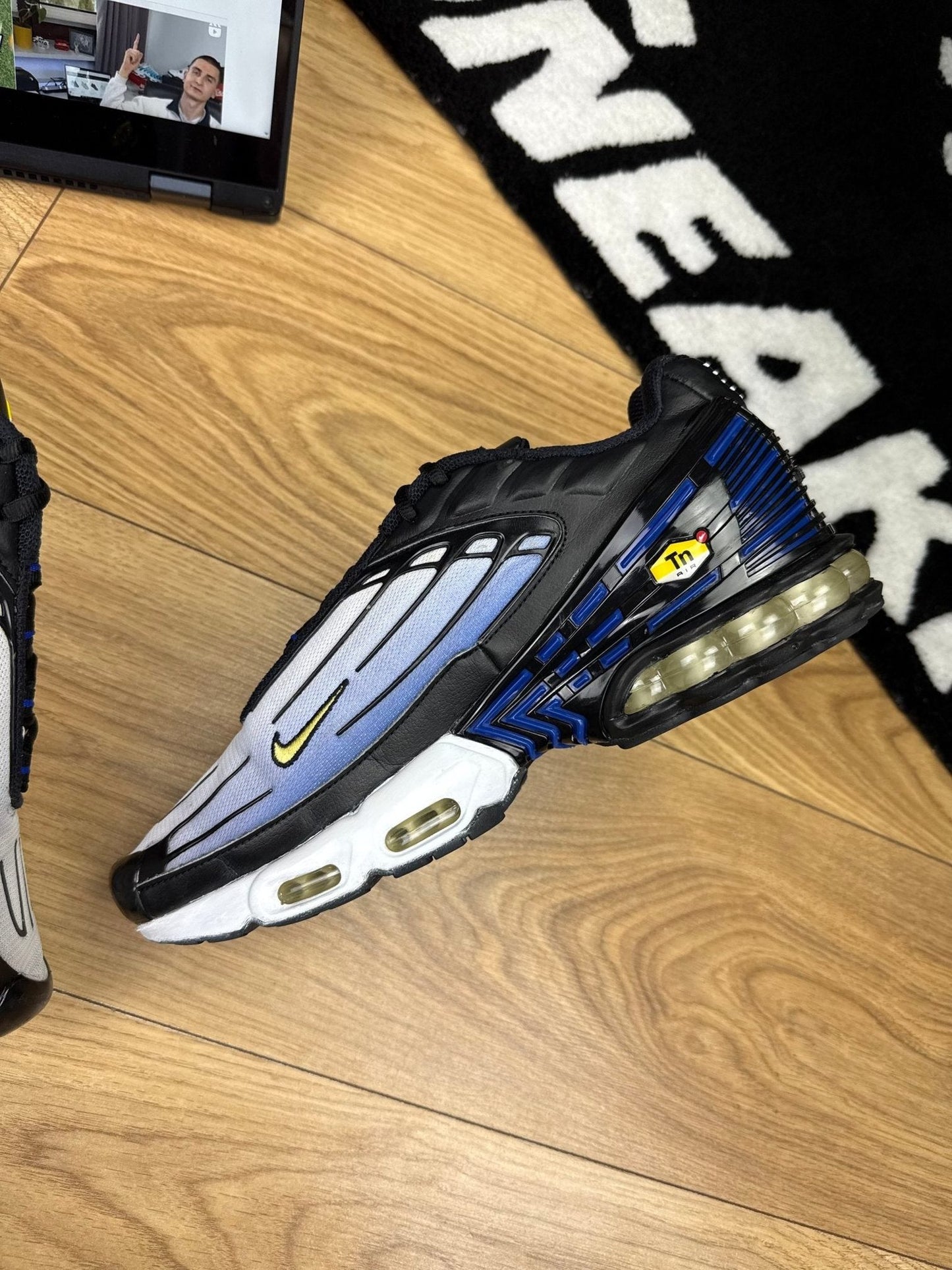Nike Air Max Plus III Hyper Blue — buty sportowe męskie w bardzo dobrym stanie rozmiar 44.5, wewnętrzny panel prawego buta