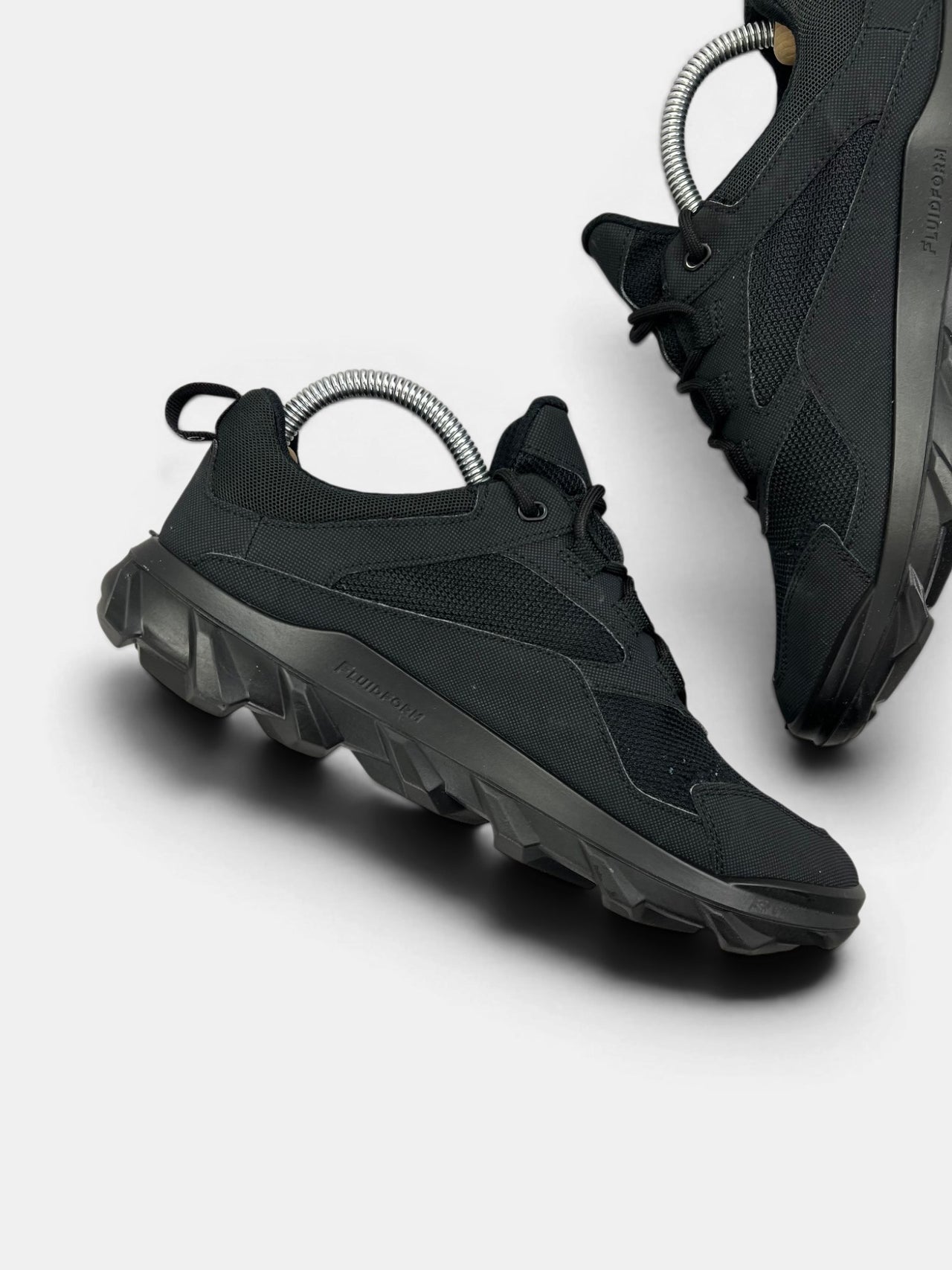 Ecco MX — buty sportowe damskie w bardzo dobrym stanie rozmiar 39, wewnętrzny panel lewego buta