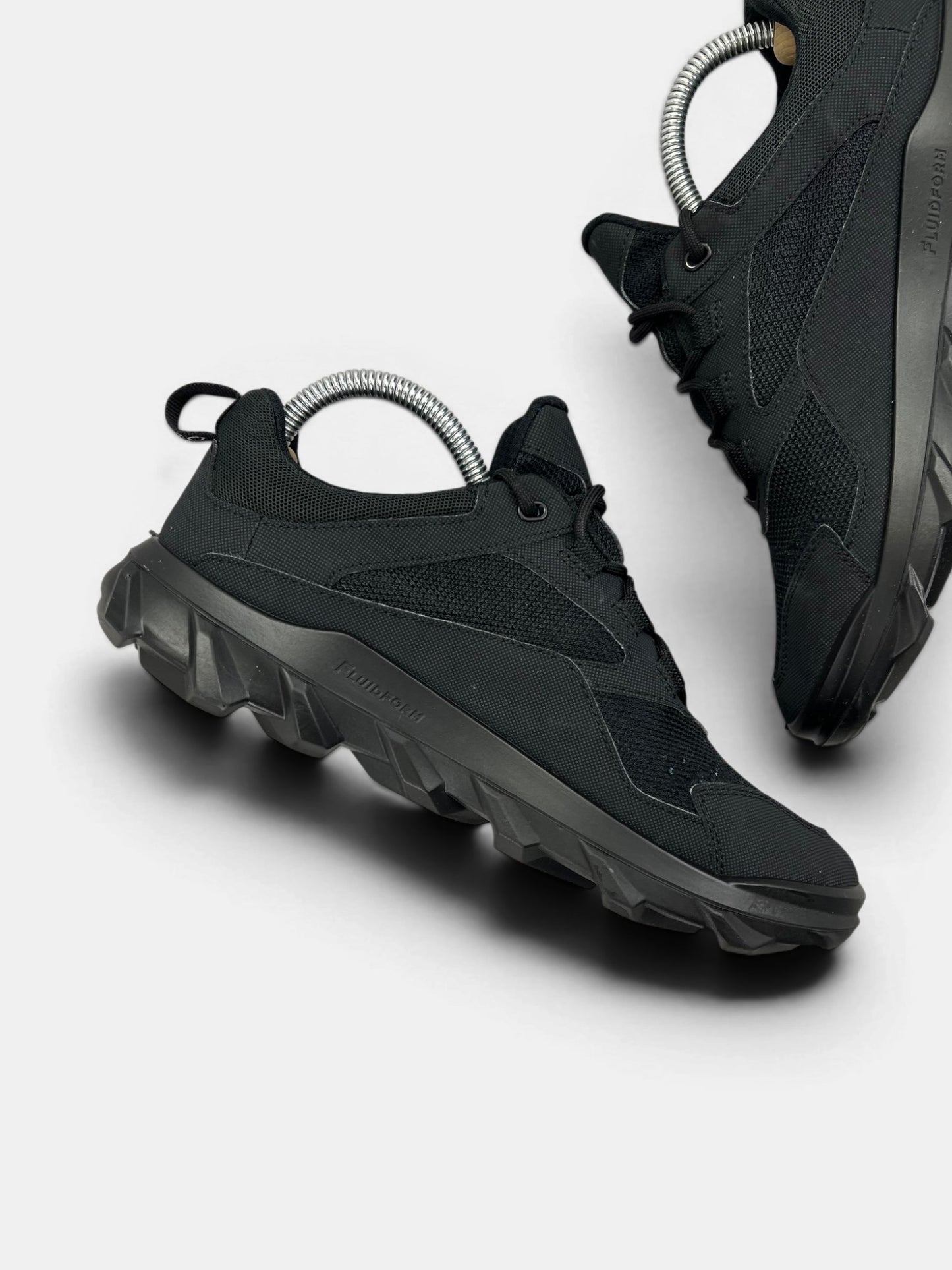 Ecco MX — buty sportowe damskie w bardzo dobrym stanie rozmiar 39, wewnętrzny panel lewego buta