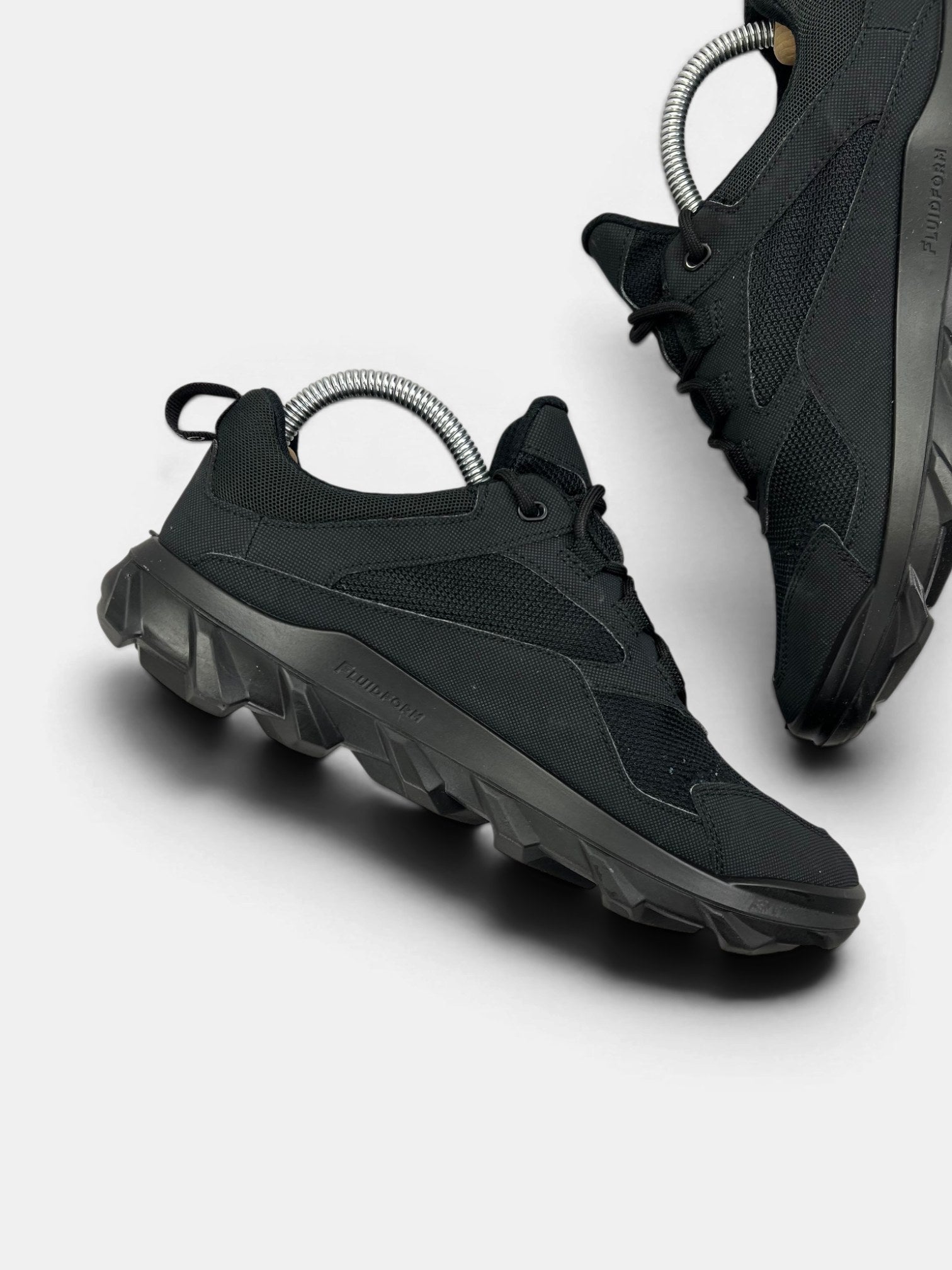 Ecco MX — buty sportowe damskie w bardzo dobrym stanie rozmiar 39, wewnętrzny panel lewego buta