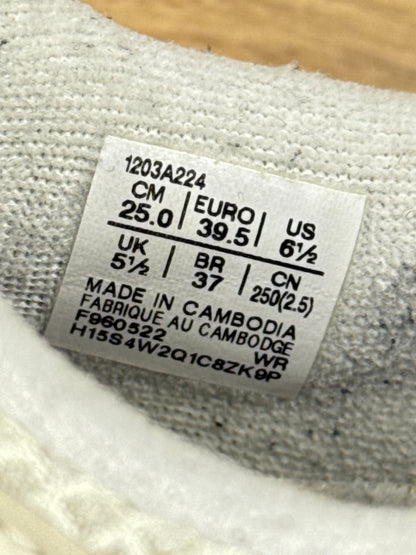 Asics Gel-1090V2 (39.5)