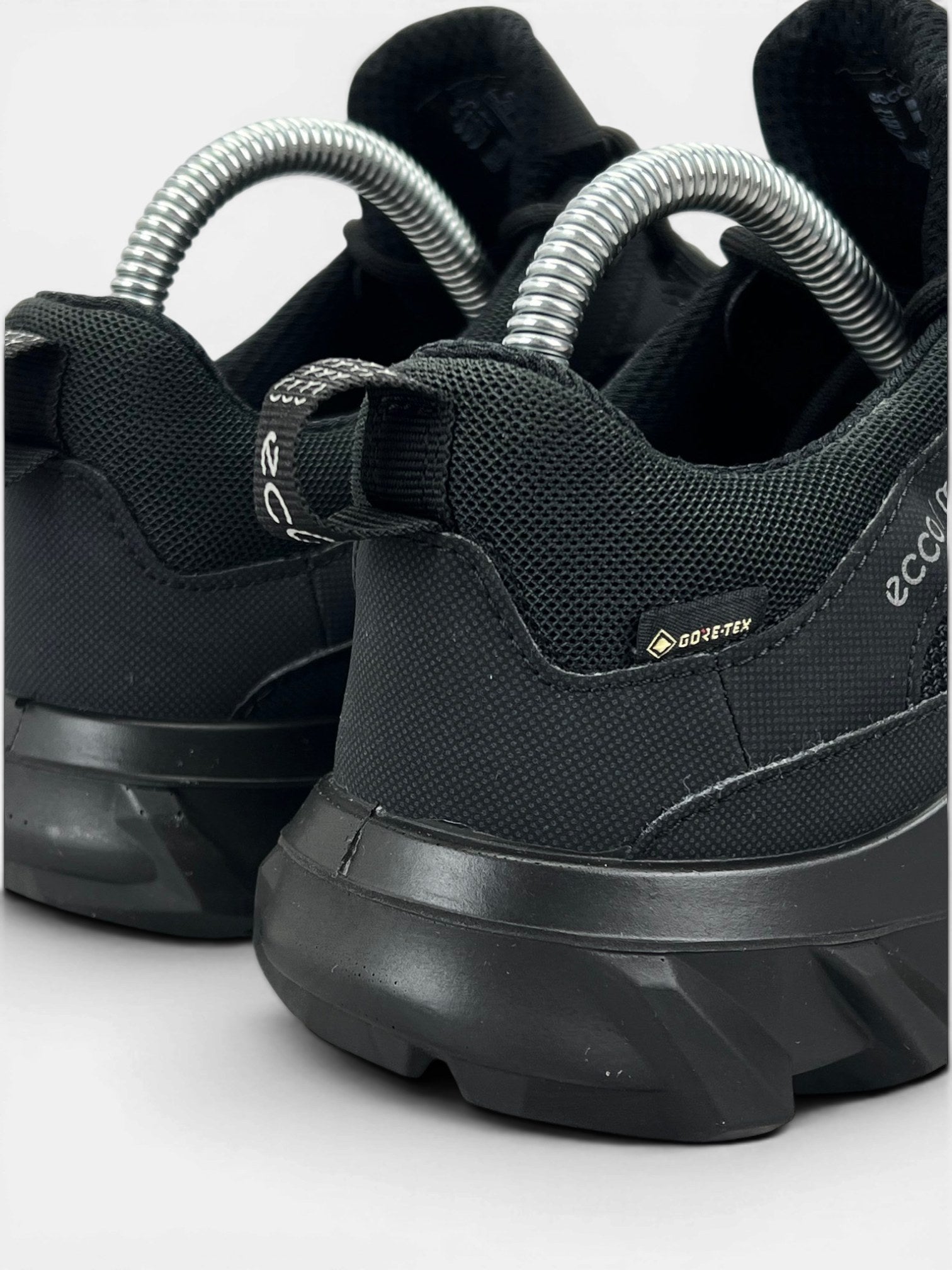 Ecco MX — buty sportowe damskie w bardzo dobrym stanie rozmiar 39, widok z tyłu