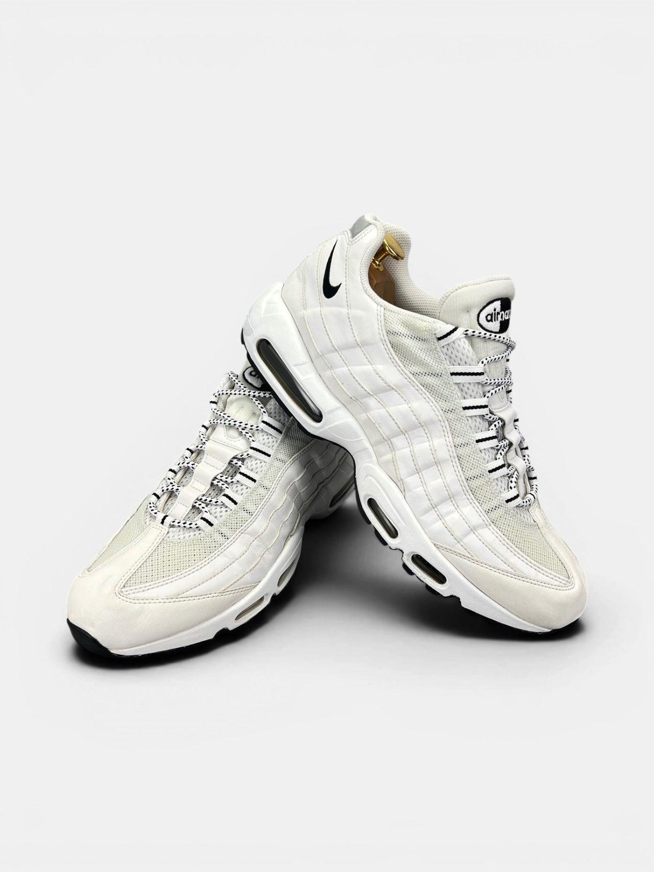 Nike Air Max 95 White Black — buty sportowe męskie w bardzo dobrym stanie rozmiar 45.5, boczny profil