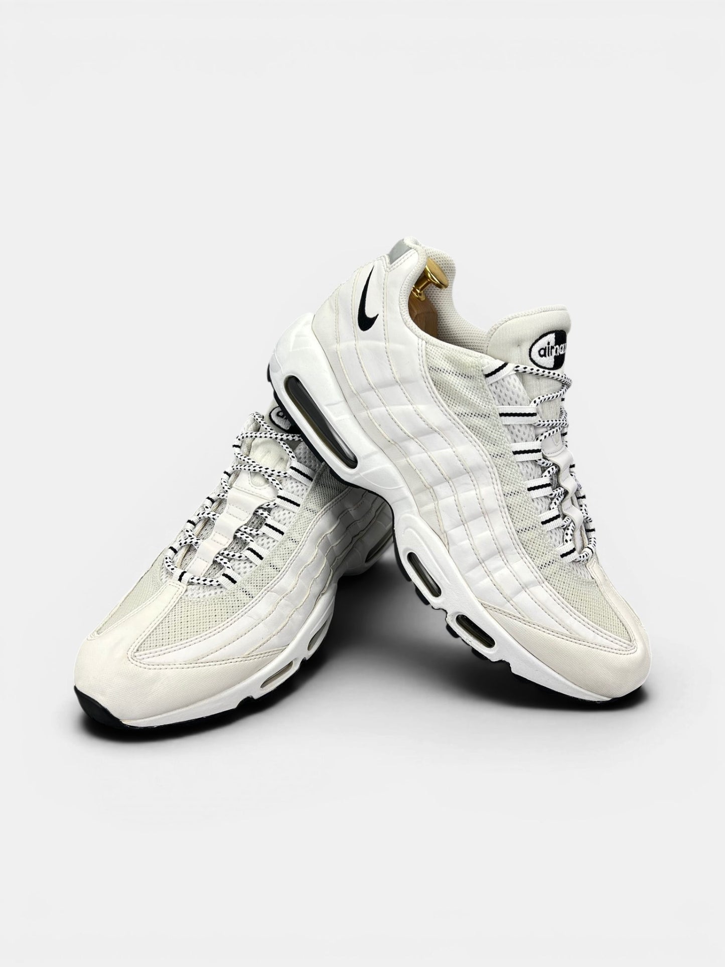 Nike Air Max 95 White Black — buty sportowe męskie w bardzo dobrym stanie rozmiar 45.5, boczny profil