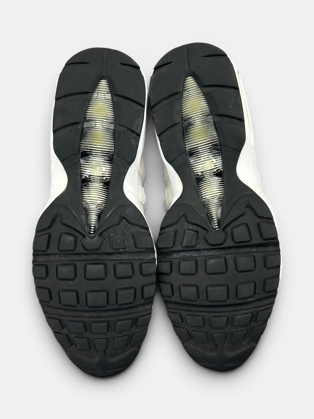 Nike Air Max 95 White Black — buty sportowe męskie w bardzo dobrym stanie rozmiar 45.5, podeszwa