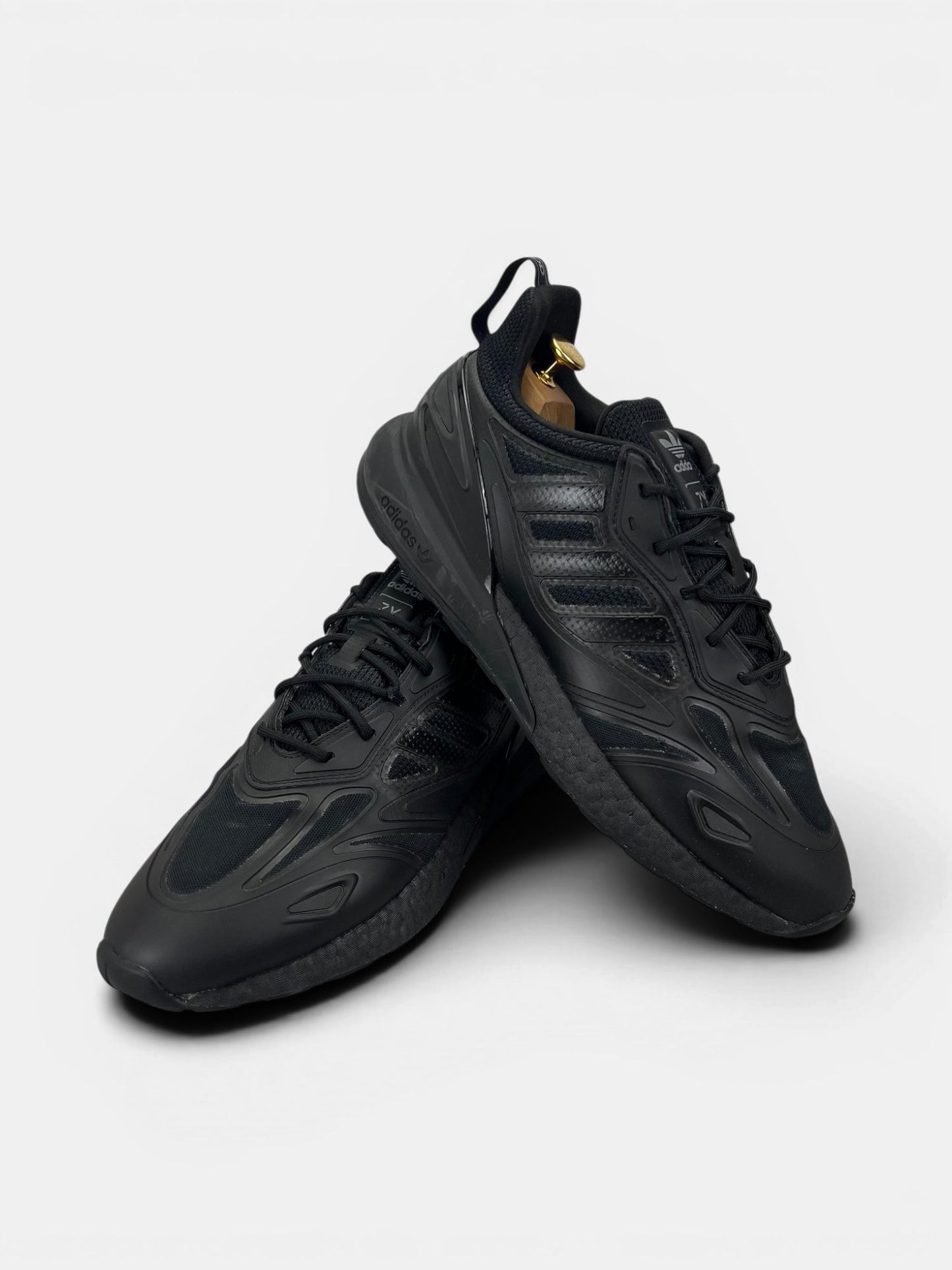 Adidas ZX 2K Boost 2.0 Triple Black — buty sportowe męskie w bardzo dobrym stanie rozmiar 45 1/3, boczny profil