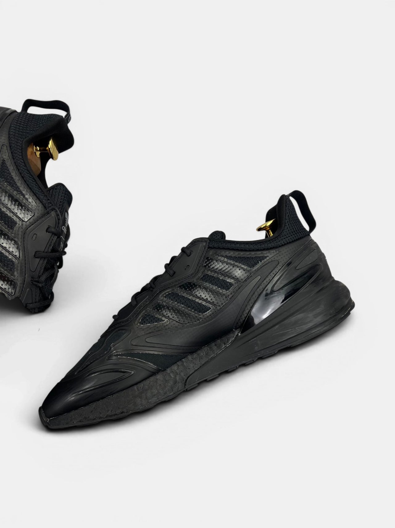 Adidas ZX 2K Boost 2.0 Triple Black — buty sportowe męskie w bardzo dobrym stanie rozmiar 45 1/3, wewnętrzny panel prawego buta