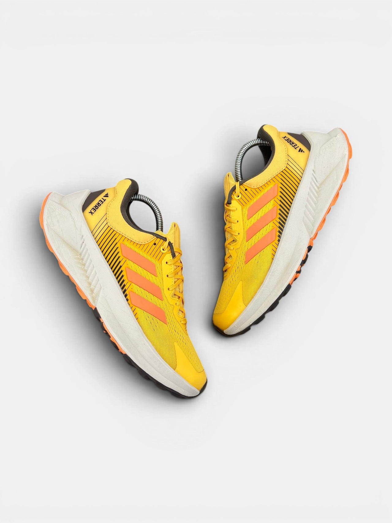 Adidas Terrex Soulstride Flow — buty sportowe damskie w bardzo dobrym stanie rozmiar 40 2/3, widok z góry na zewnętrzną stronę butów