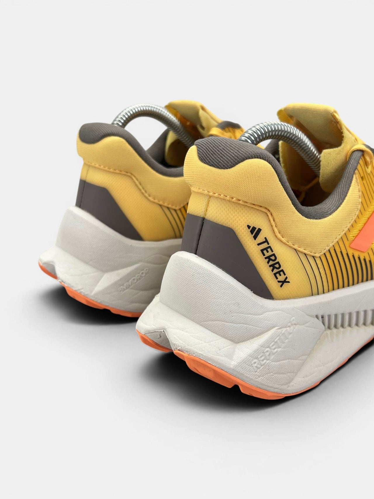 Adidas Terrex Soulstride Flow — buty sportowe damskie w bardzo dobrym stanie rozmiar 40 2/3, widok z tyłu