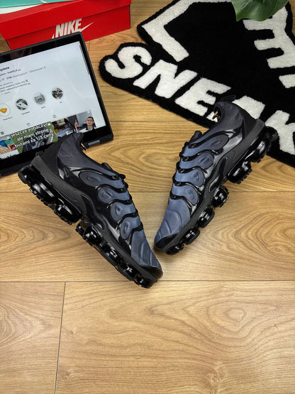 Nike Air Vapormax Plus (45.5)