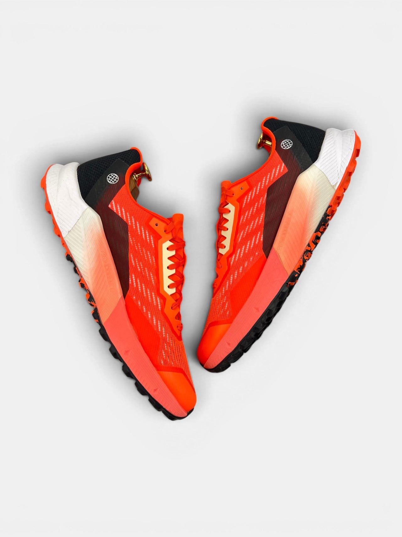 Adidas Terrex Agravic Flow 2 Impact Orange — buty sportowe męskie w bardzo dobrym stanie rozmiar 44 2/3, widok z góry na wewnętrzną stronę butów